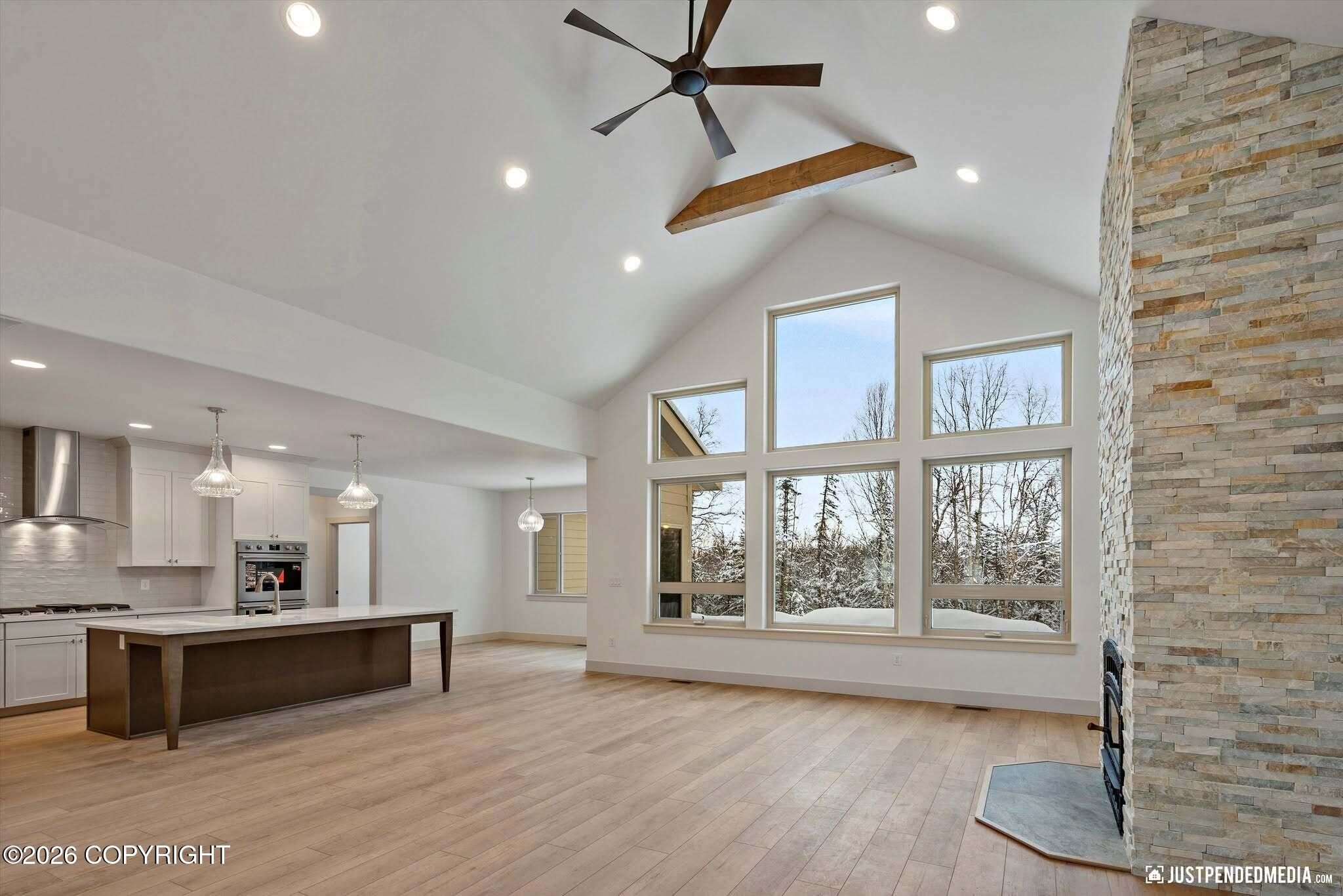 9754 E Ariel Drive Property Photo 4