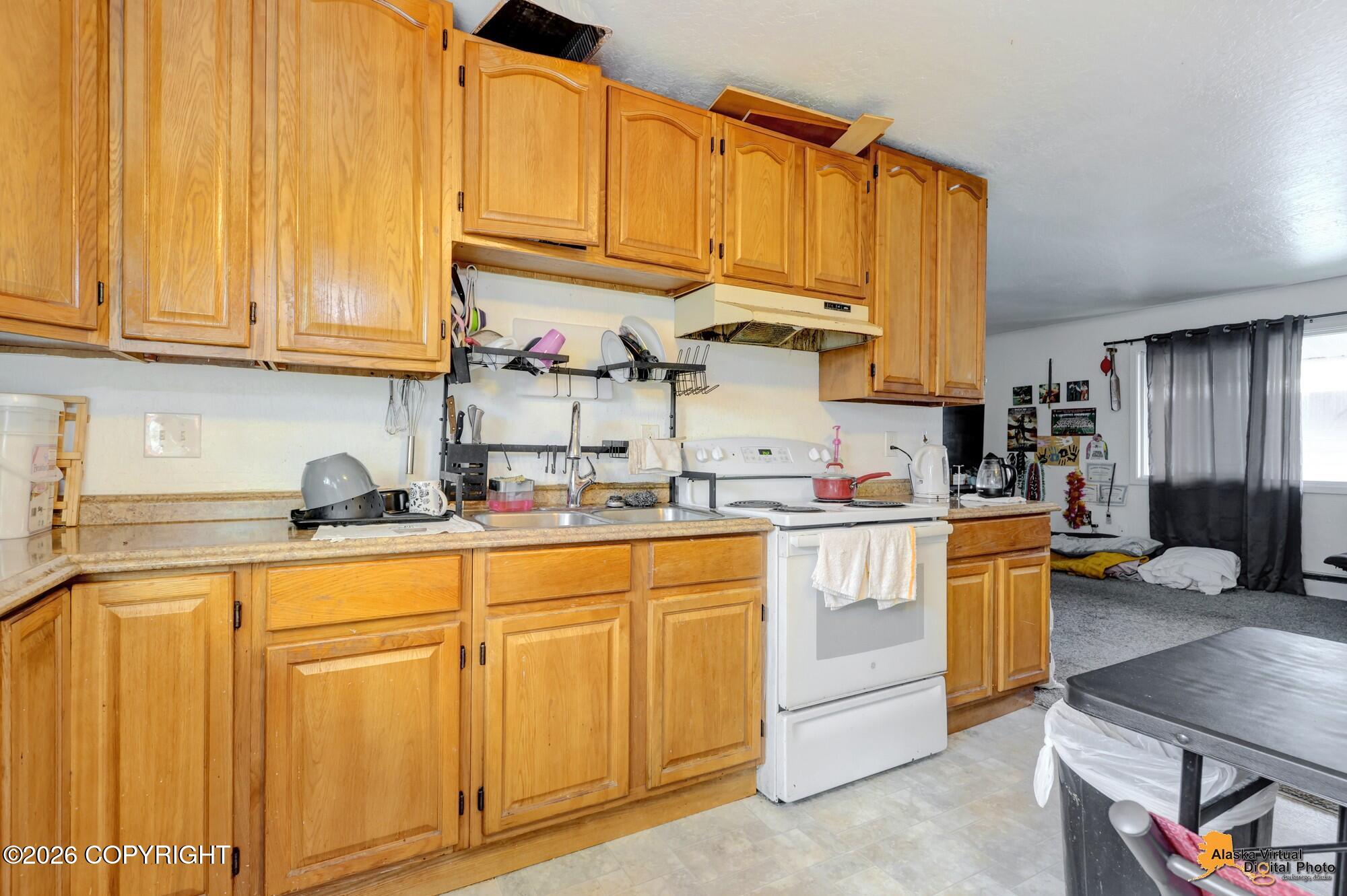401 Mumford Street Property Photo 18