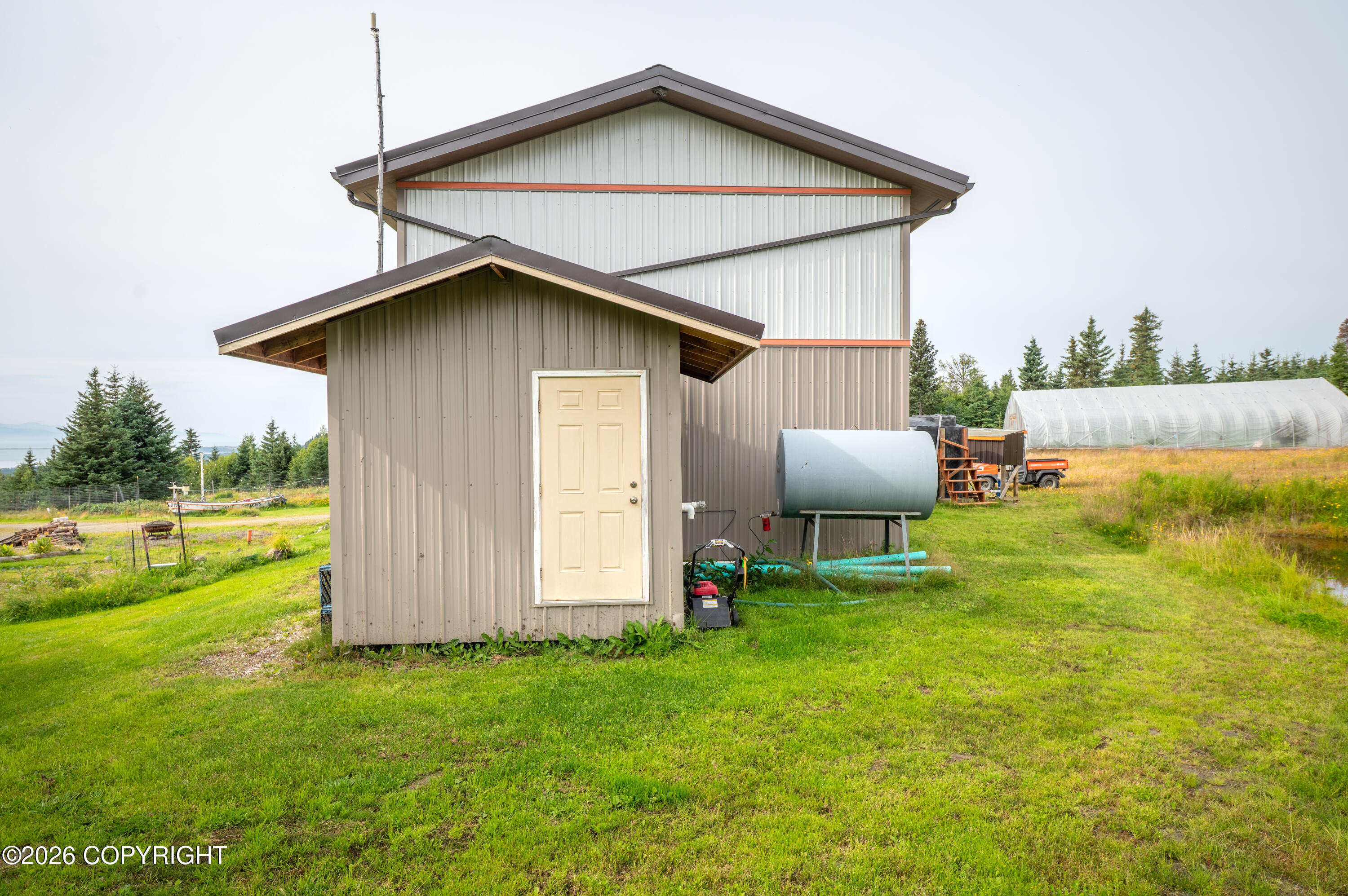 55220 Hill Avenue Property Photo 4