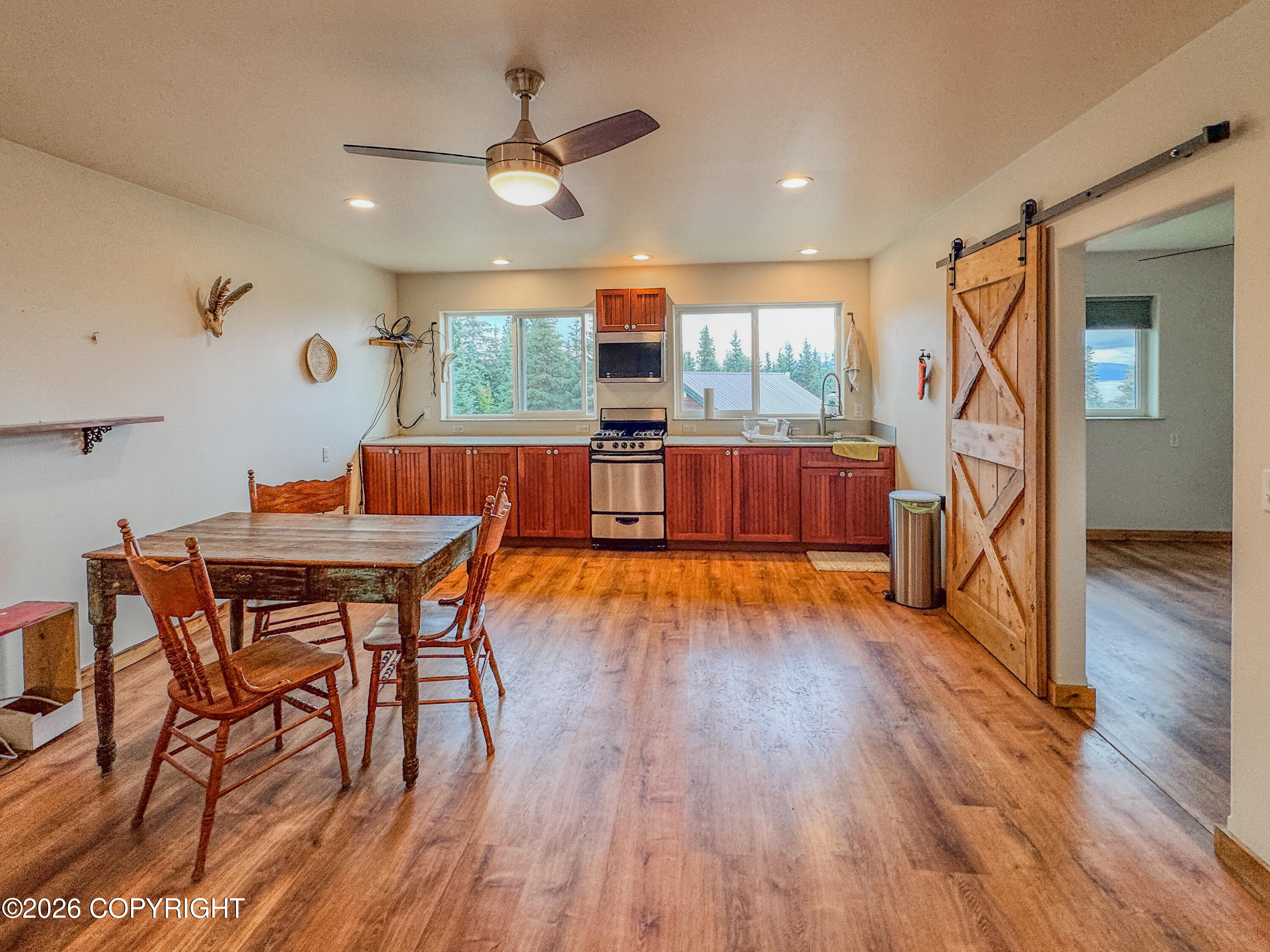 55220 Hill Avenue Property Photo 15
