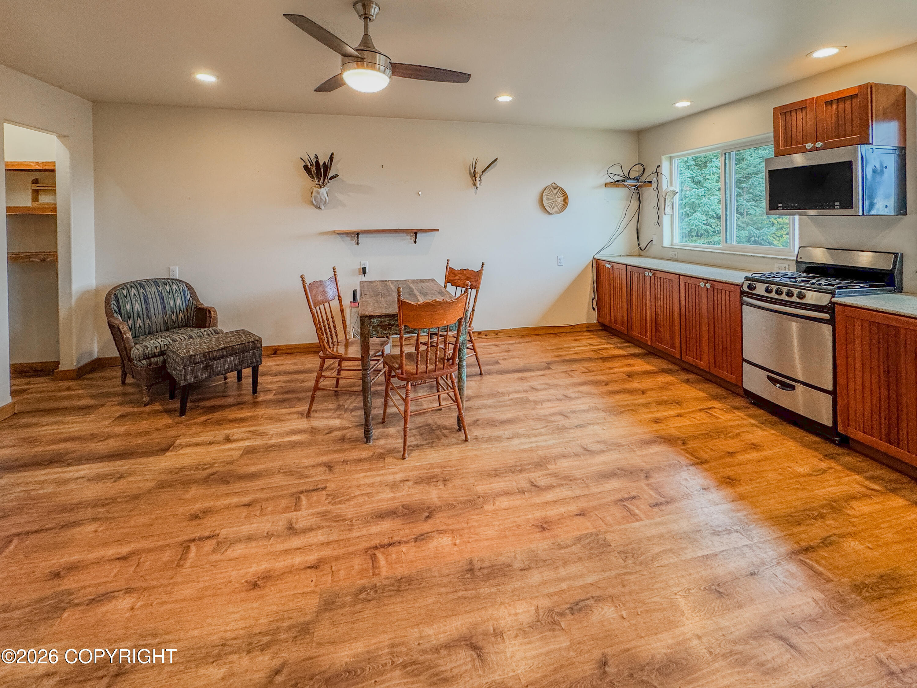 55220 Hill Avenue Property Photo 16