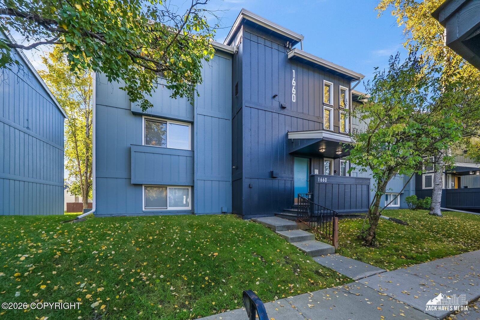 1660 Eastridge #4-301 Property Photo 1