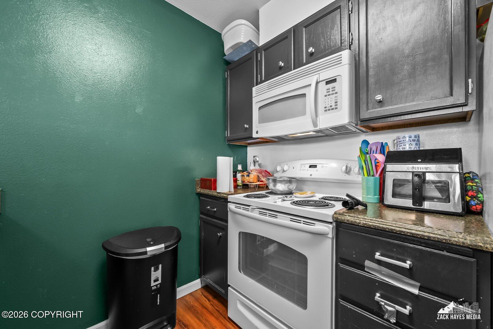 1660 Eastridge #4-301 Property Photo 11