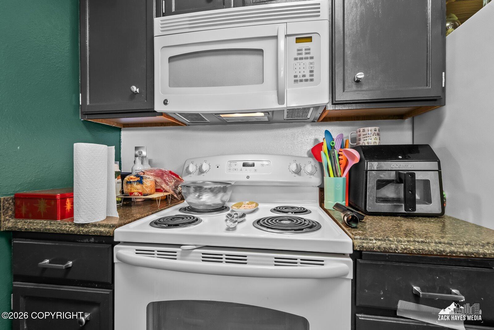 1660 Eastridge #4-301 Property Photo 12