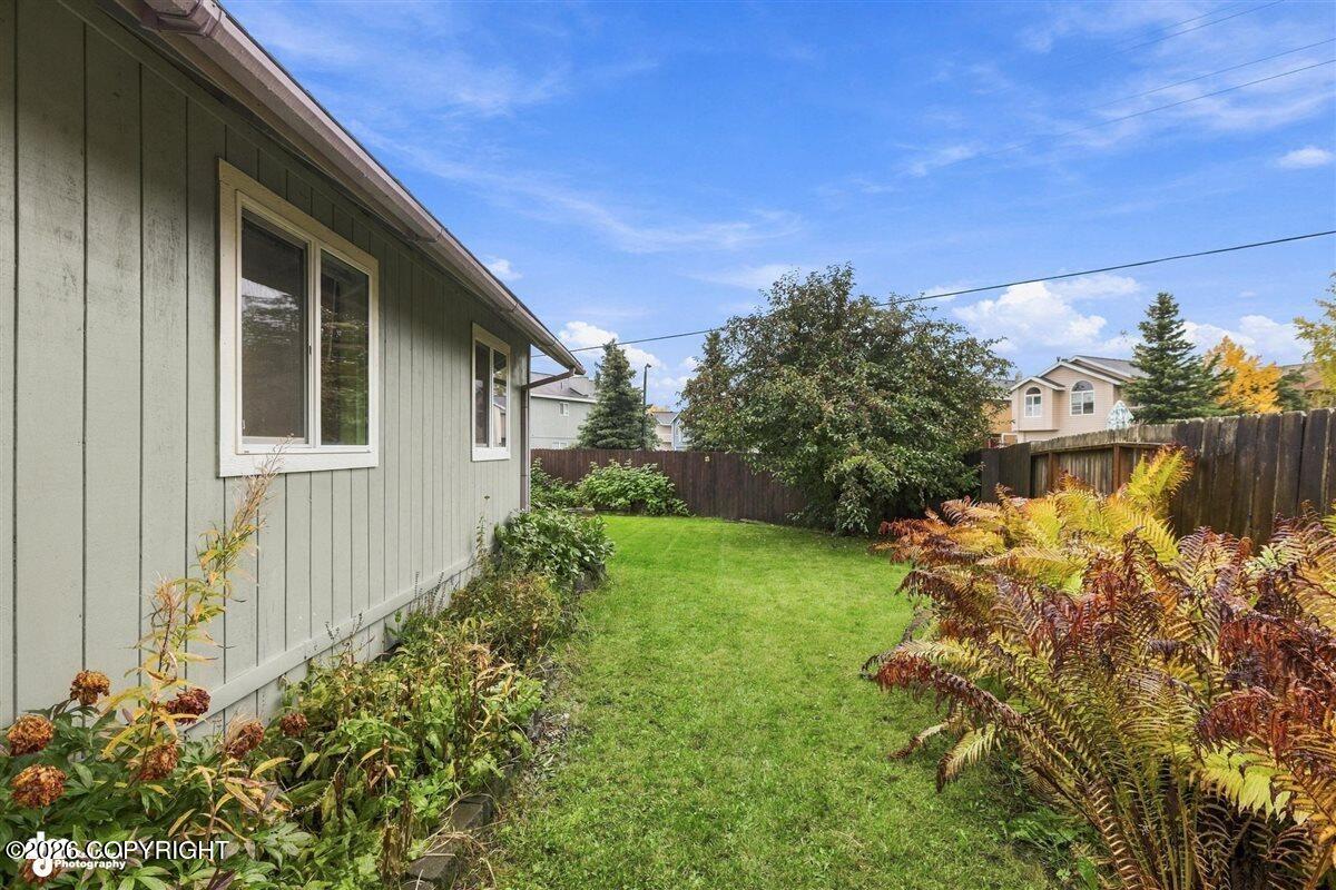 1745 Cedrus Circle Property Photo 4
