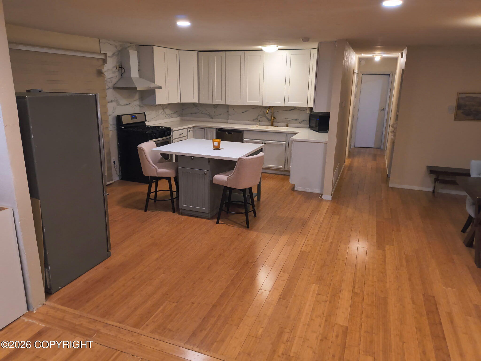 700 S Rainbow Street Property Photo 3
