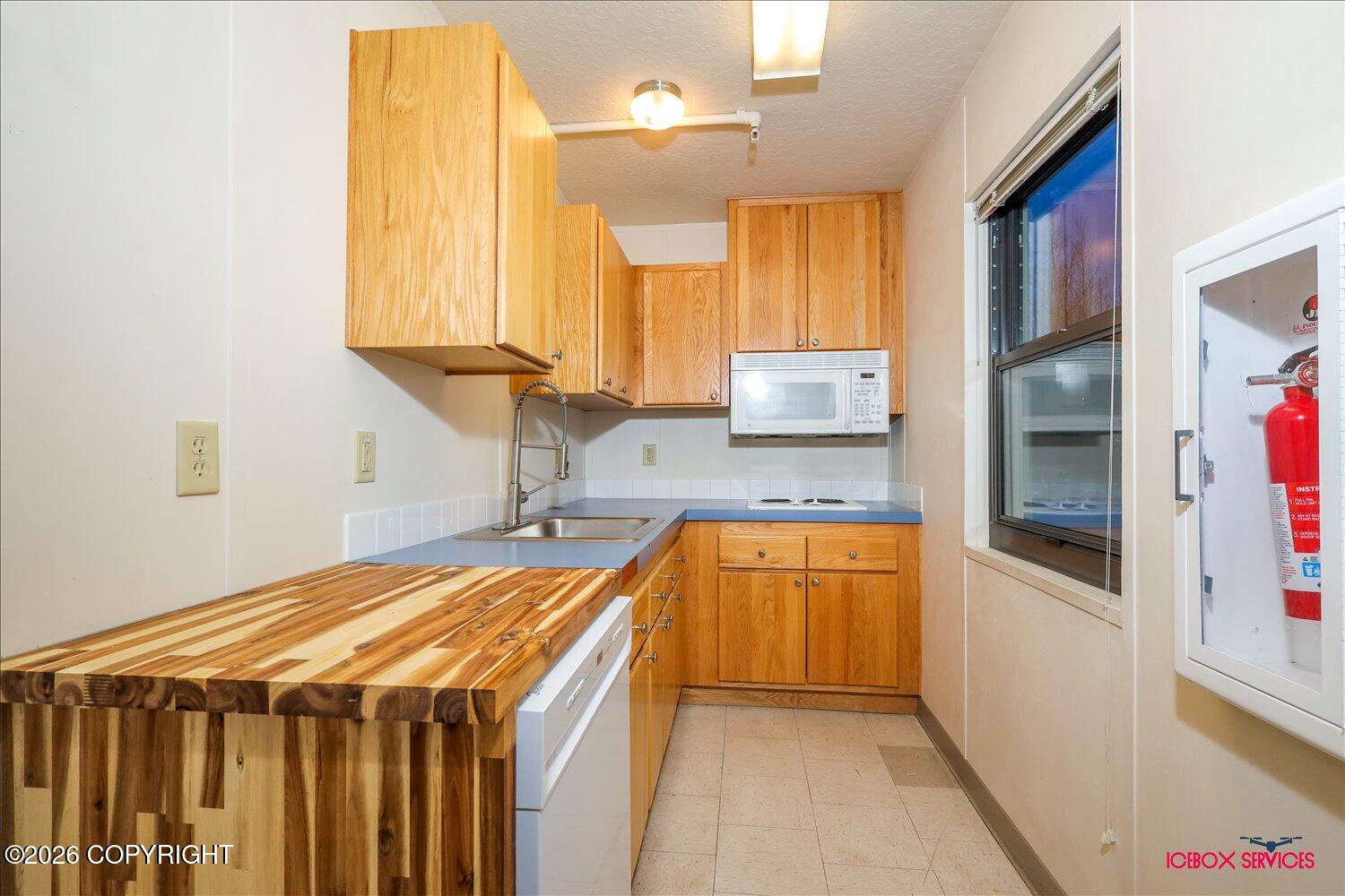 860 S Beaver Lake Road Property Photo 5