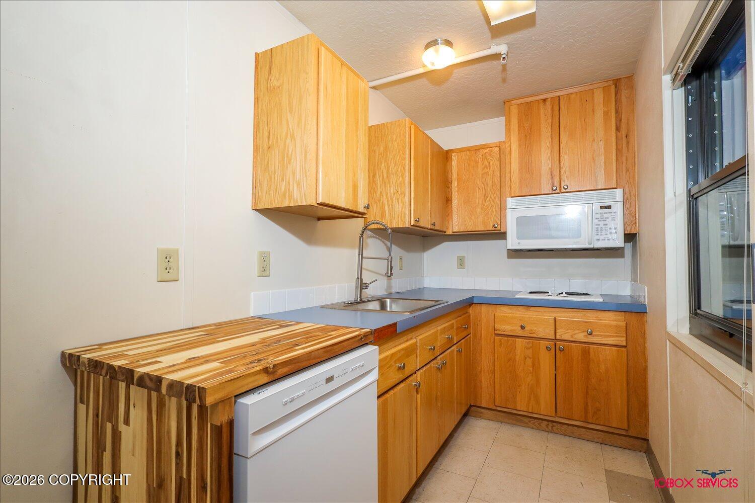 860 S Beaver Lake Road Property Photo 6