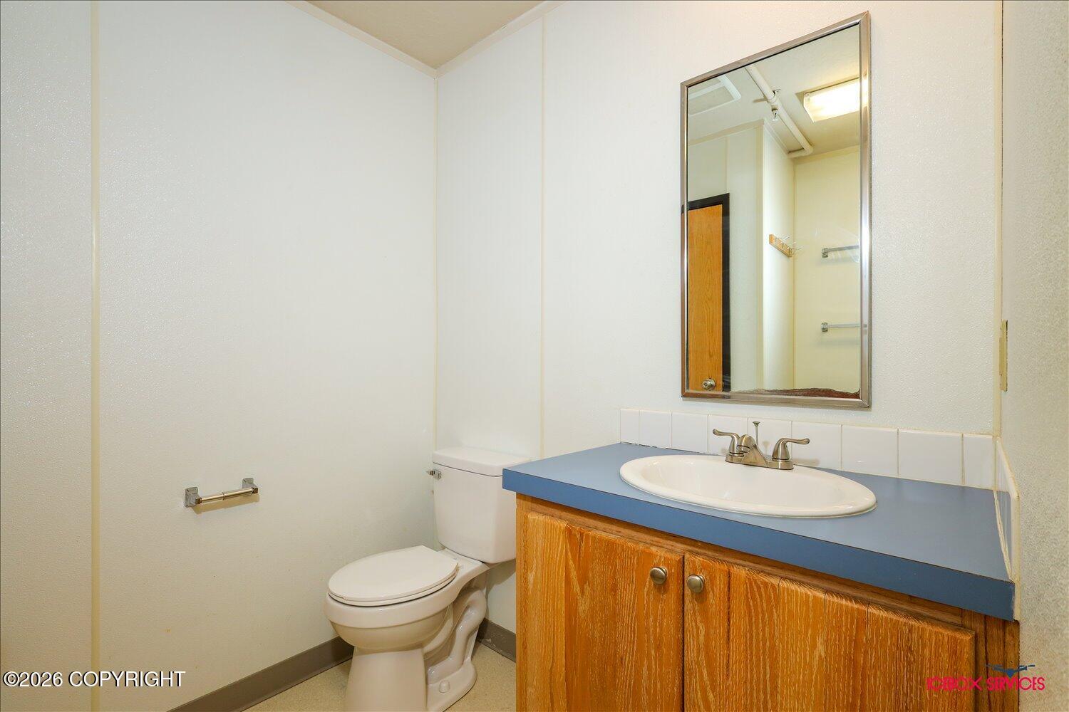 860 S Beaver Lake Road Property Photo 8