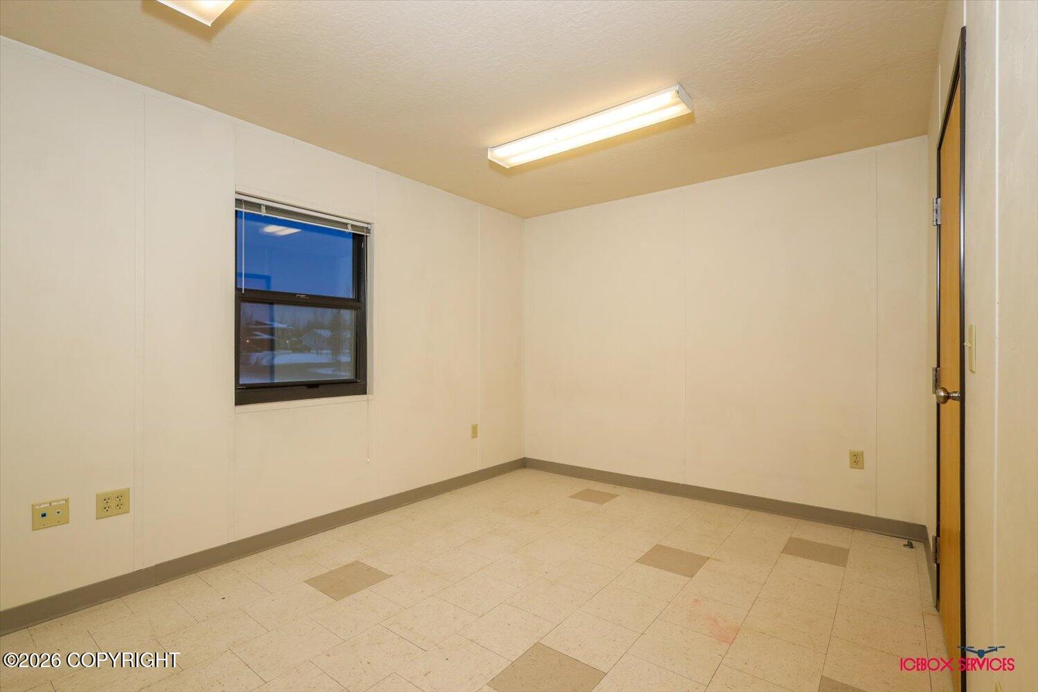 860 S Beaver Lake Road Property Photo 11