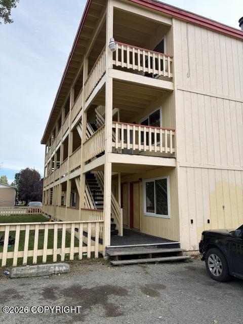 432 N Flower Street Property Photo 3