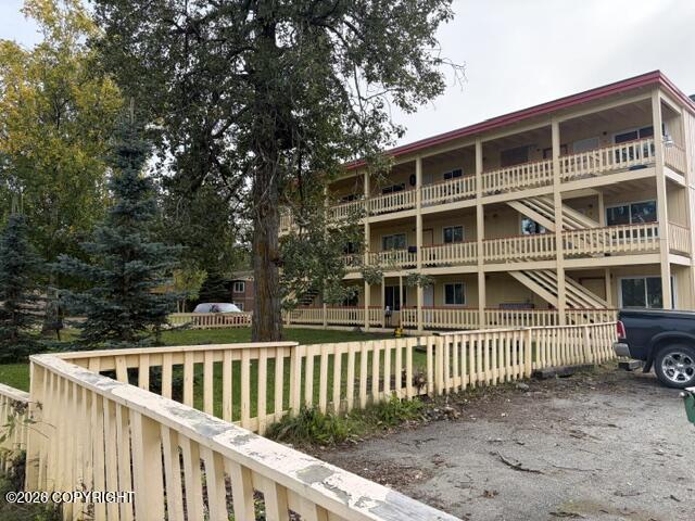 432 N Flower Street Property Photo 4
