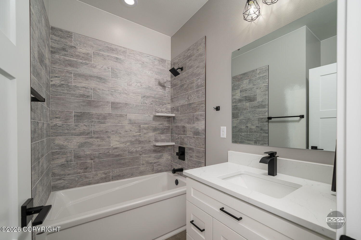 19038 Beverly Avenue Property Photo 32