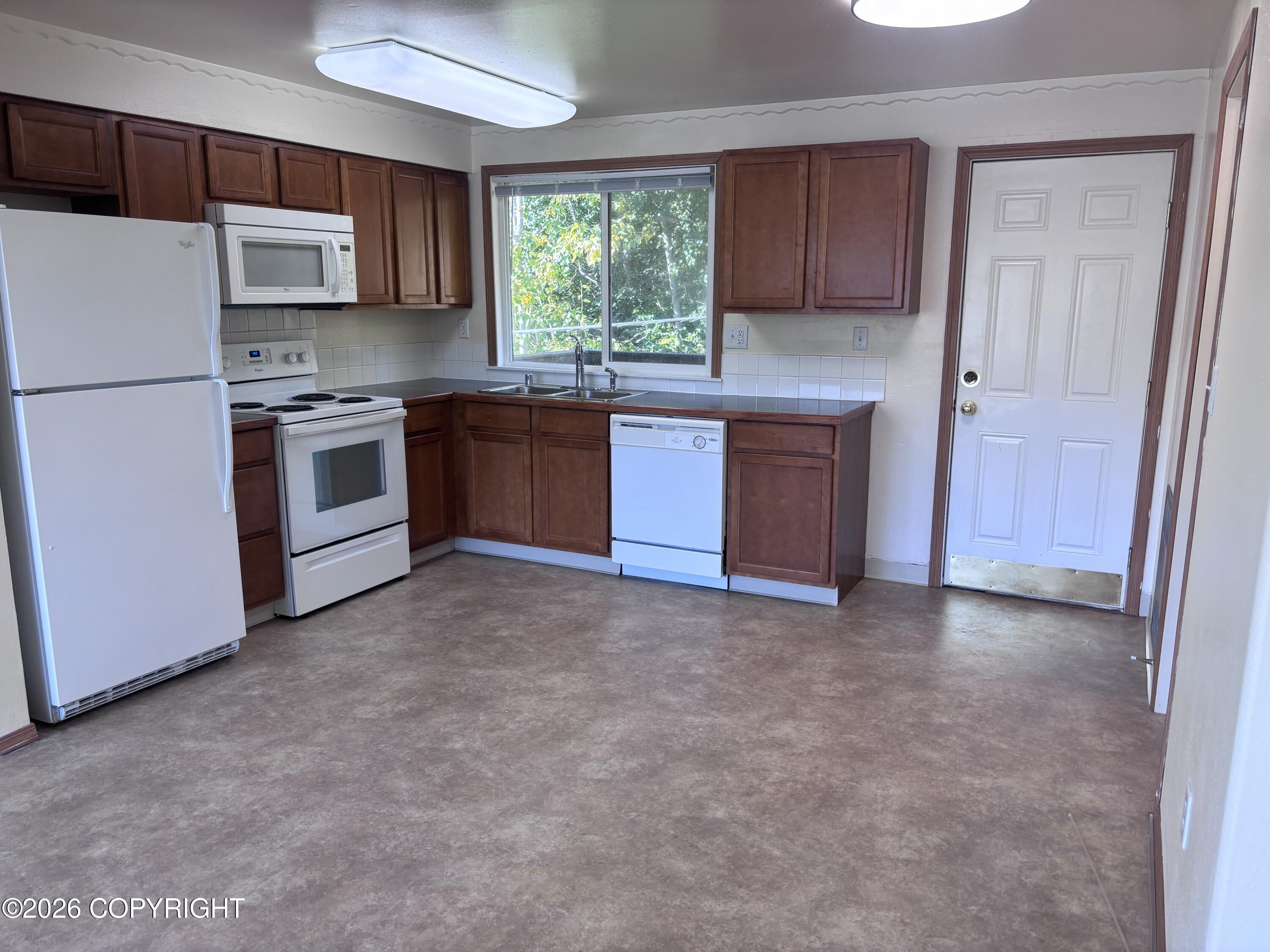 5350 Lake Otis Parkway #11 Property Photo 2