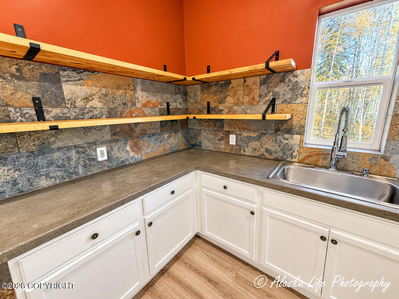 1405 Justin Drive Property Photo 15
