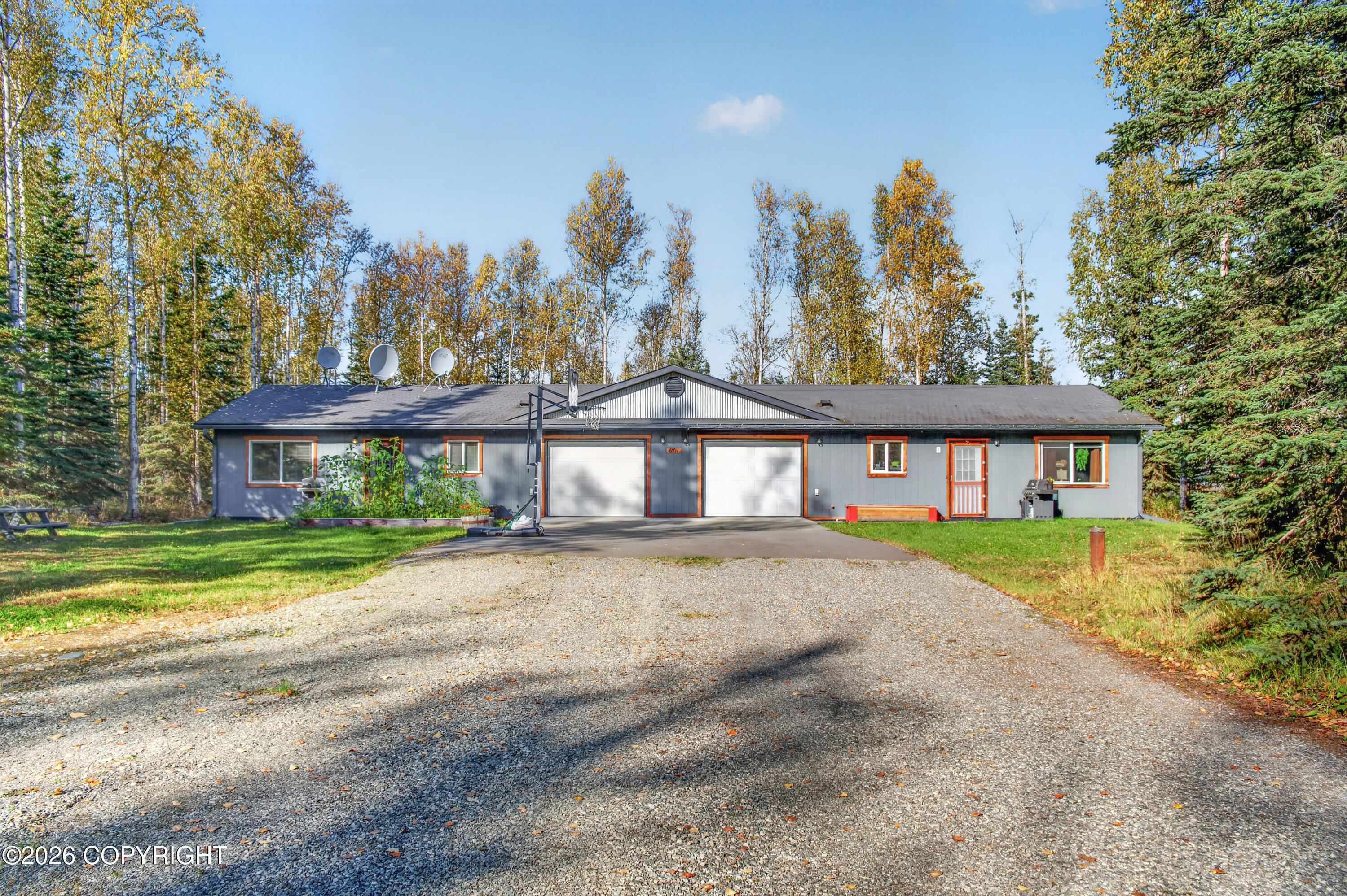 6711 W Bruns Drive Property Photo 1