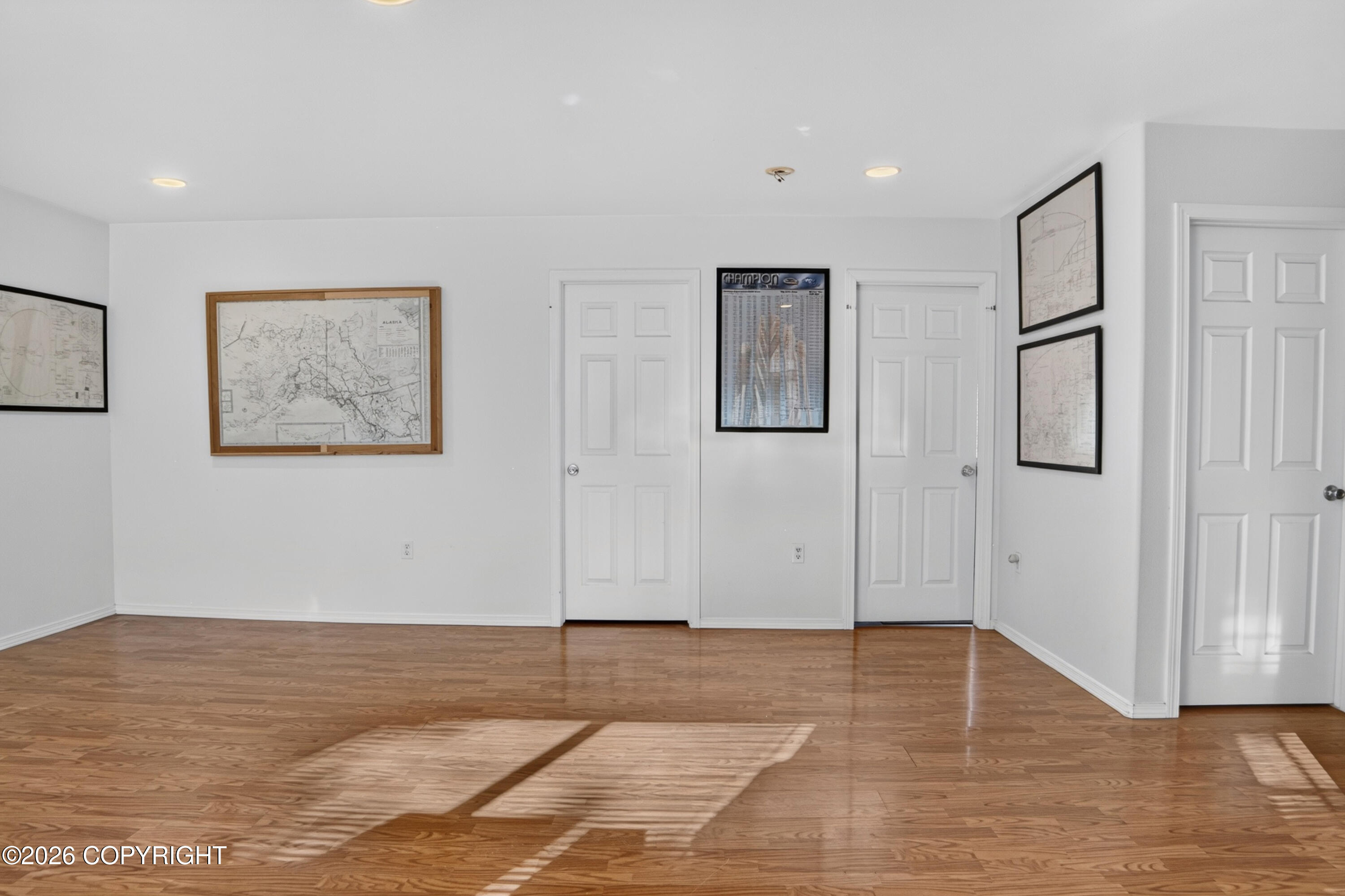 6711 W Bruns Drive Property Photo 9