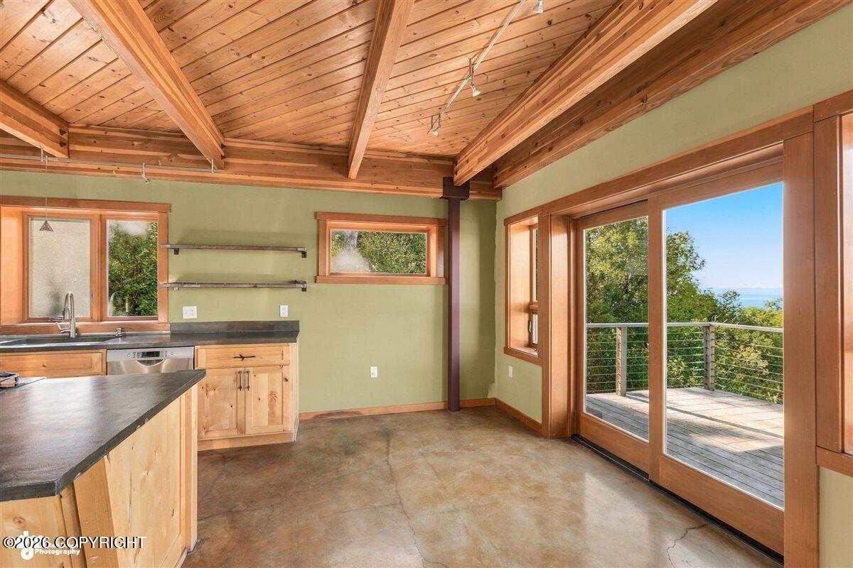 18700 England Circle Property Photo 8