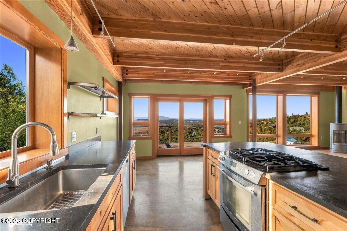 18700 England Circle Property Photo 13