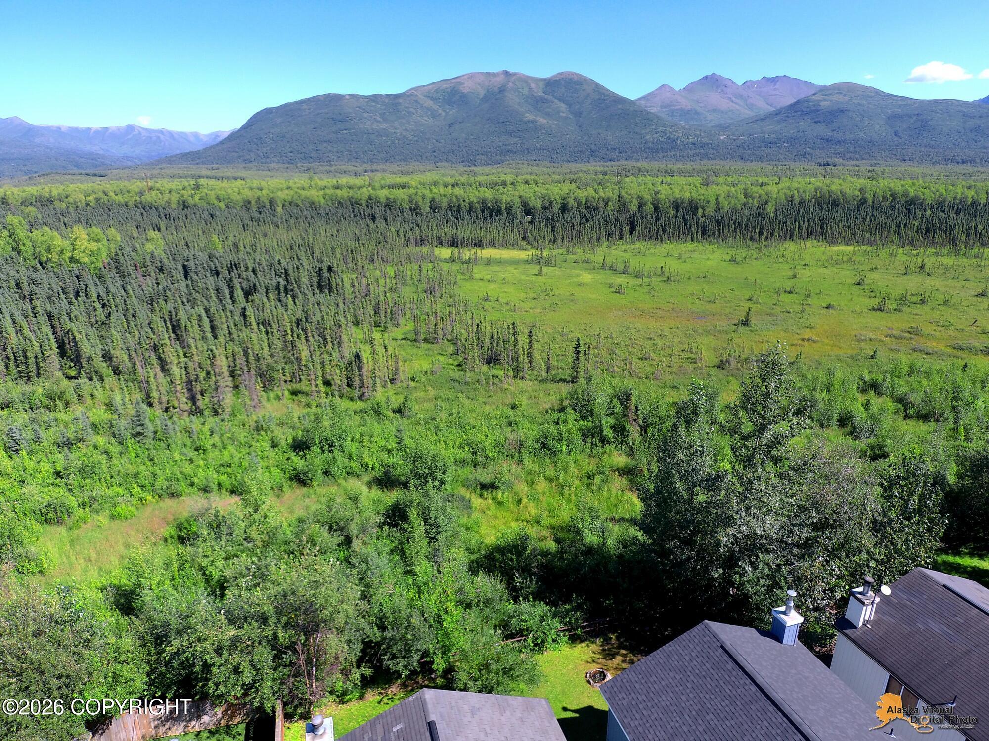 8736 Cross Pointe Loop Property Photo 3