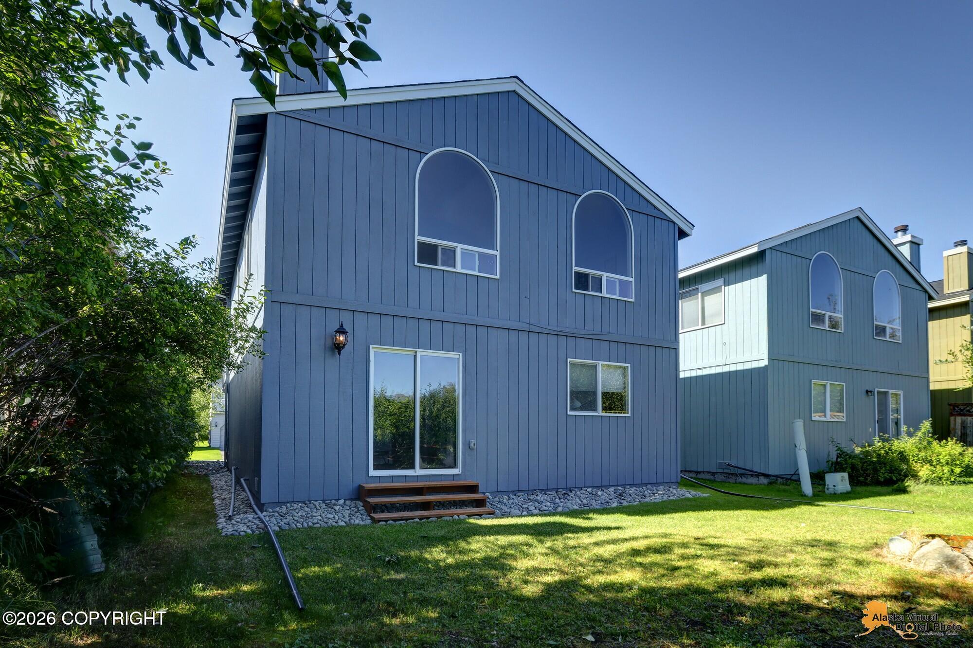 8736 Cross Pointe Loop Property Photo 4