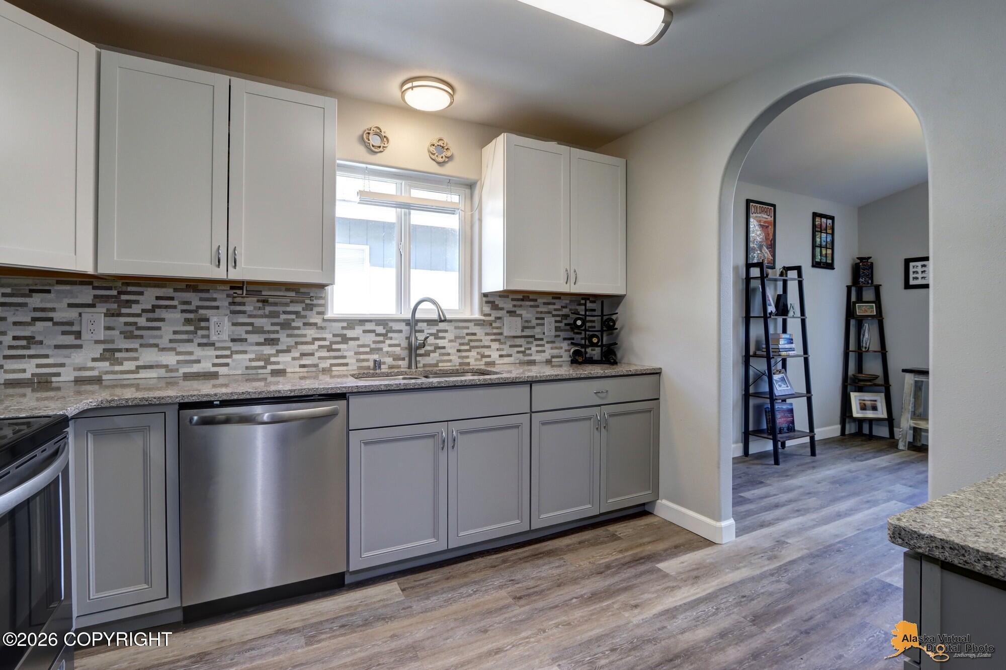 8736 Cross Pointe Loop Property Photo 16