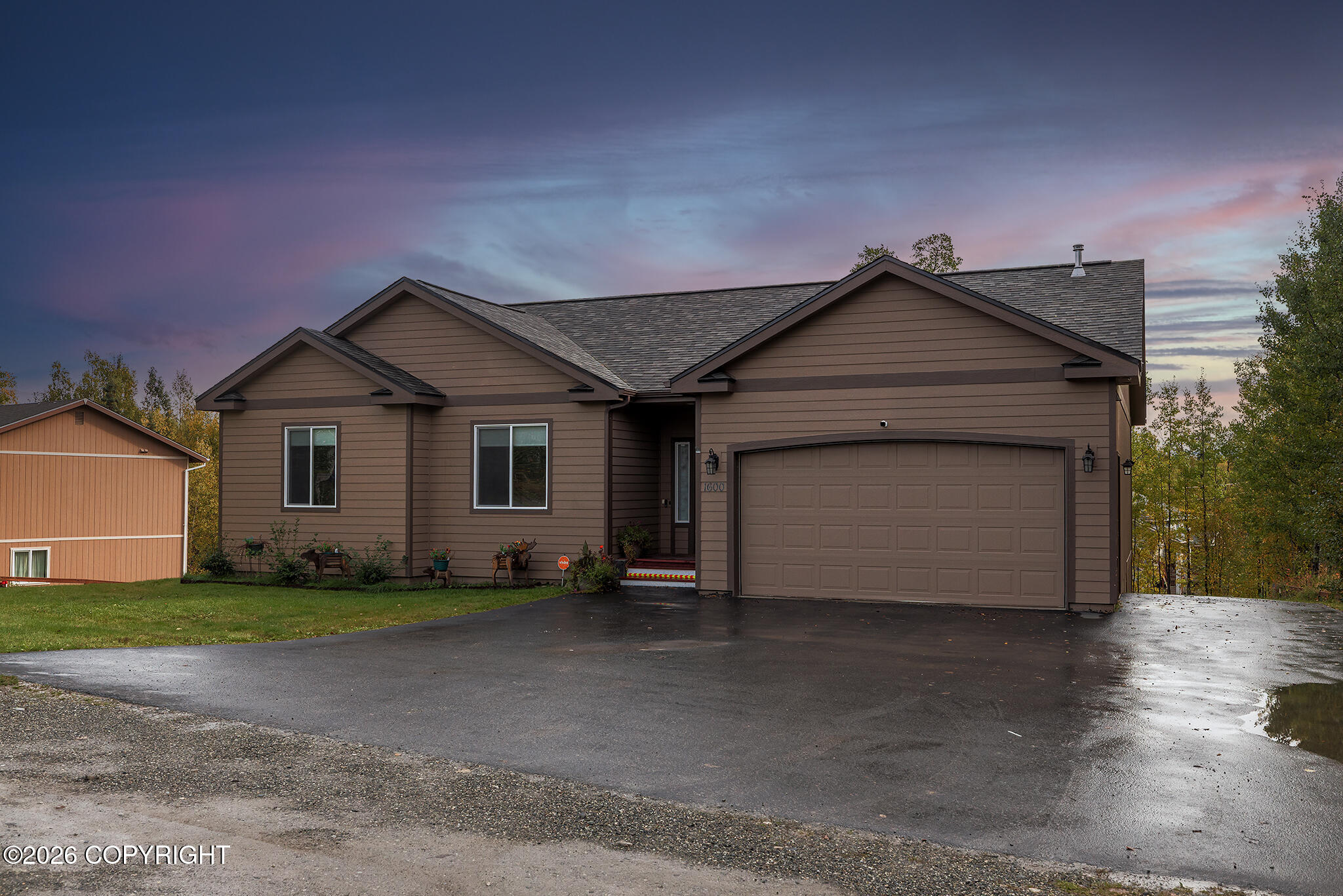 1600 E Gosling Circle Property Photo 1