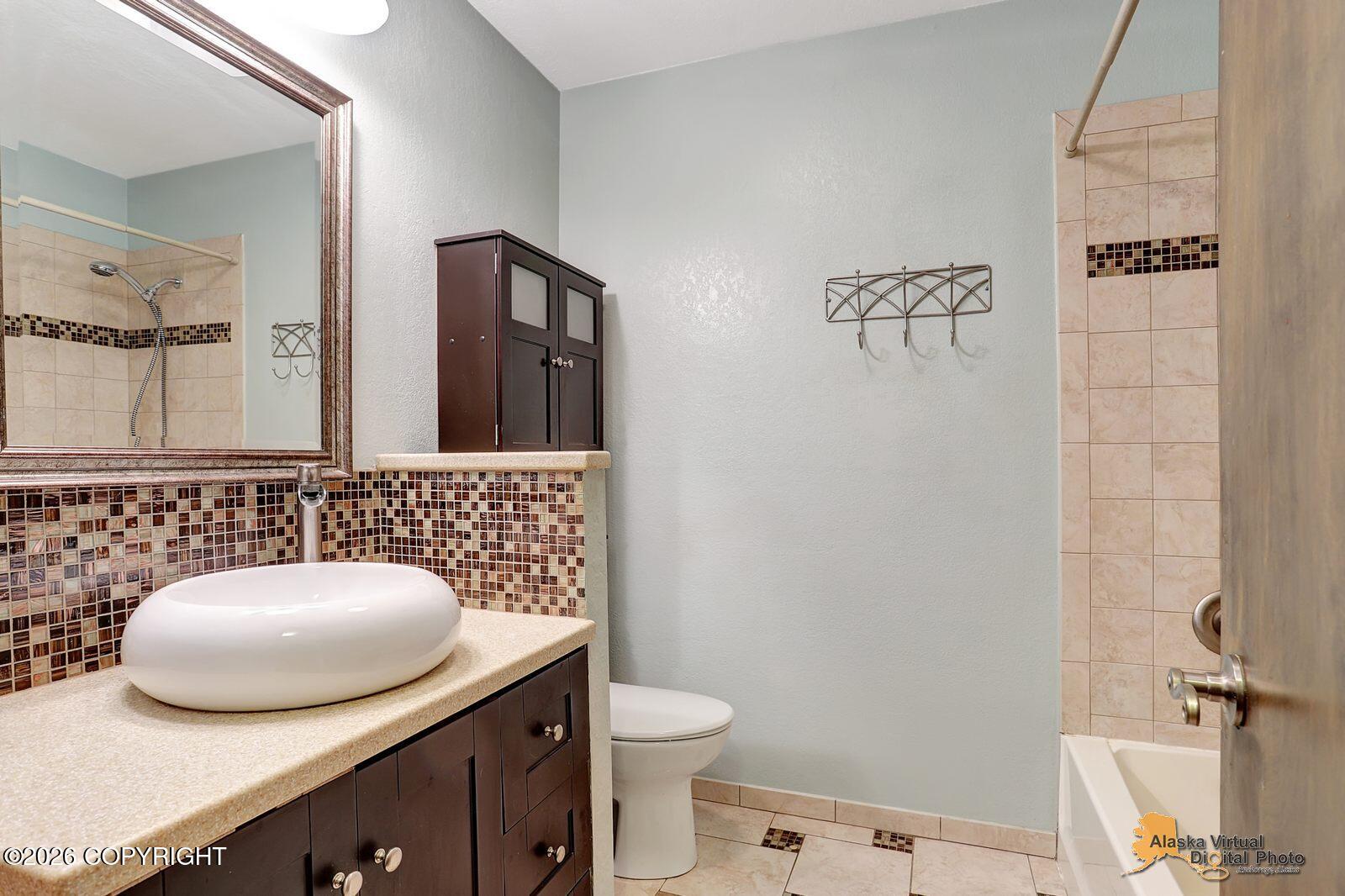 8541 Greenhill Way Property Photo 10