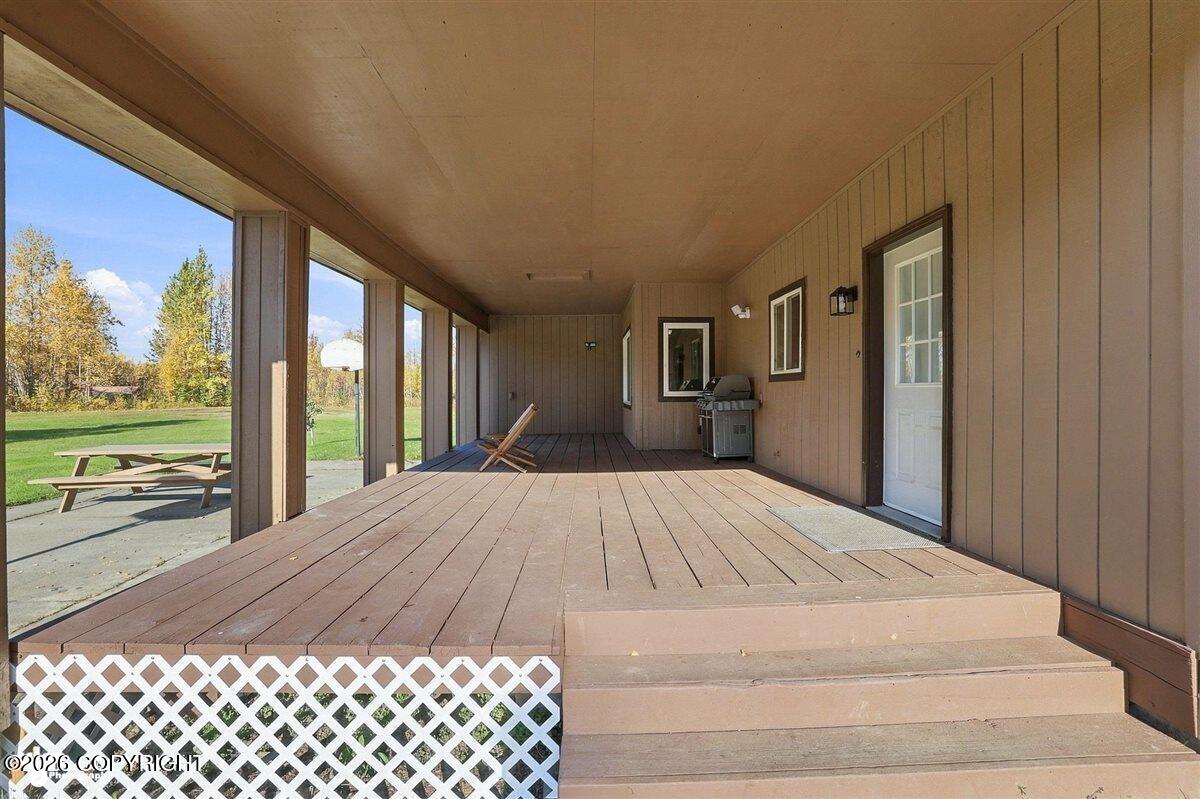 29453 W Parks Highway Property Photo 9