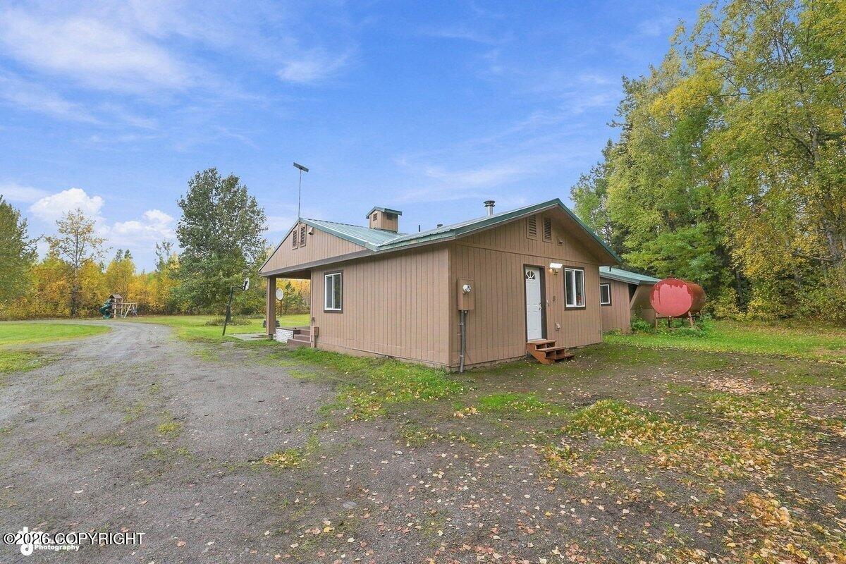 29453 W Parks Highway Property Photo 11