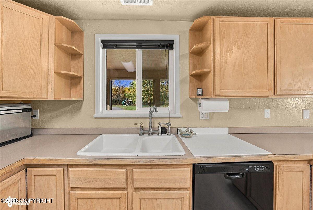 29453 W Parks Highway Property Photo 19