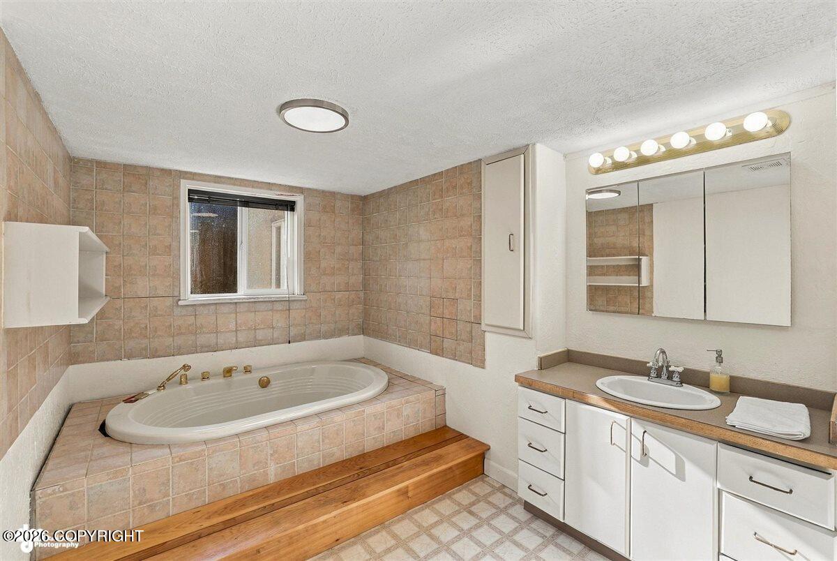 29453 W Parks Highway Property Photo 34