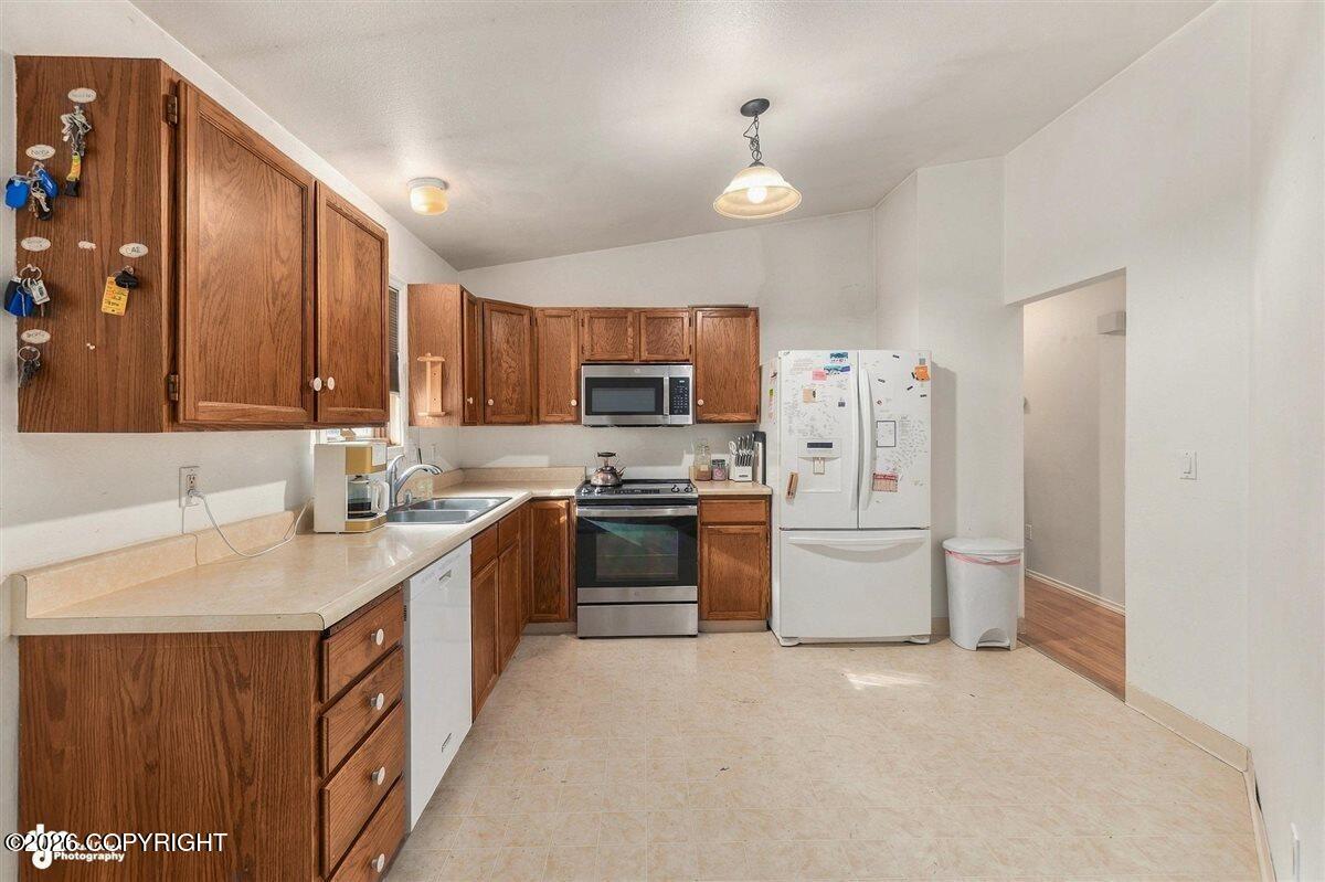 250 E Luther Avenue Property Photo 21