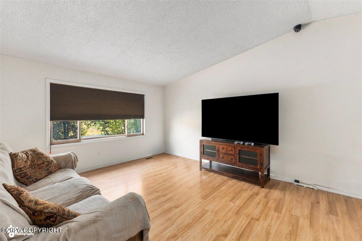 250 E Luther Avenue Property Photo 25