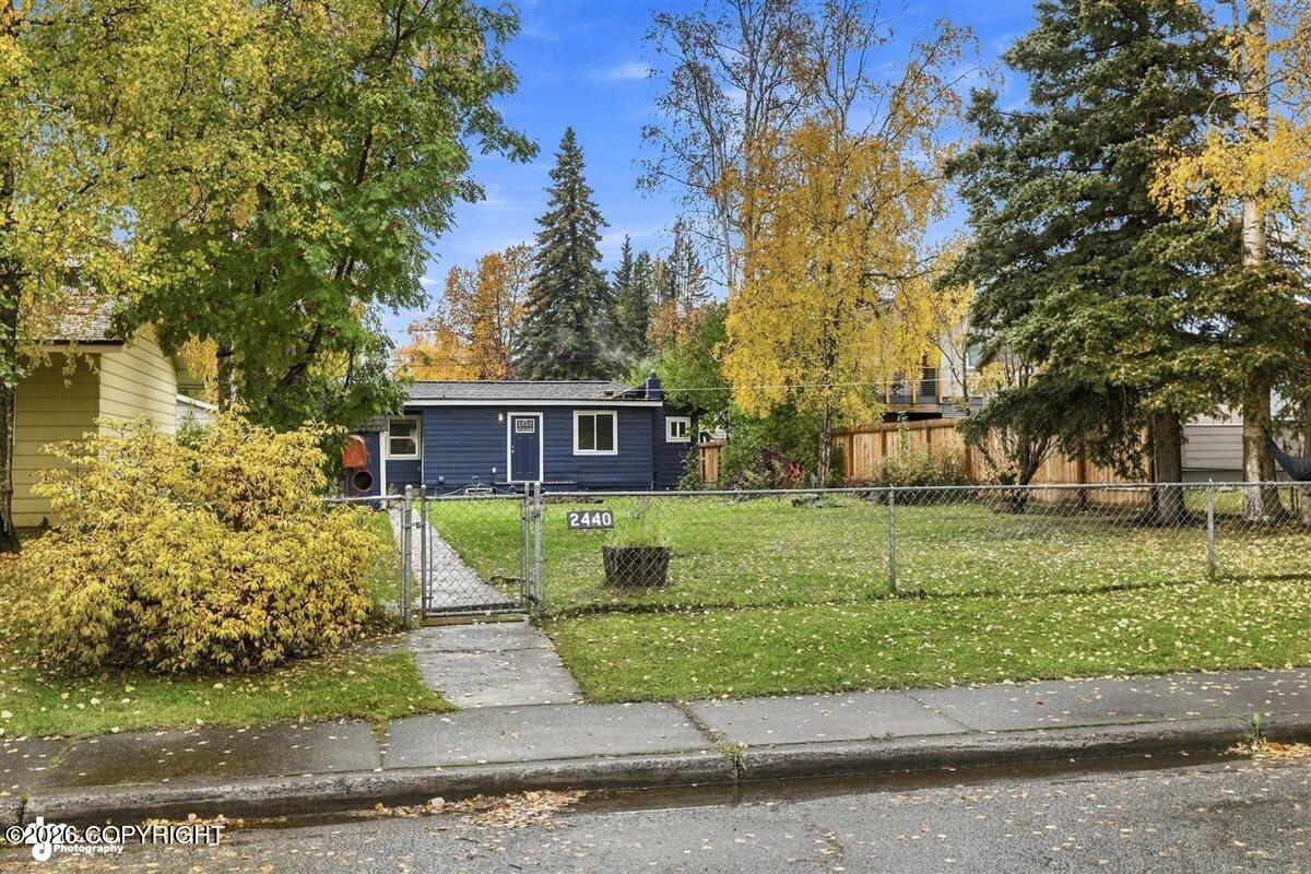2440 Cottonwood Street Property Photo 2