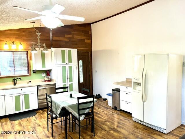 2850 W Riverdell Drive Property Photo 12