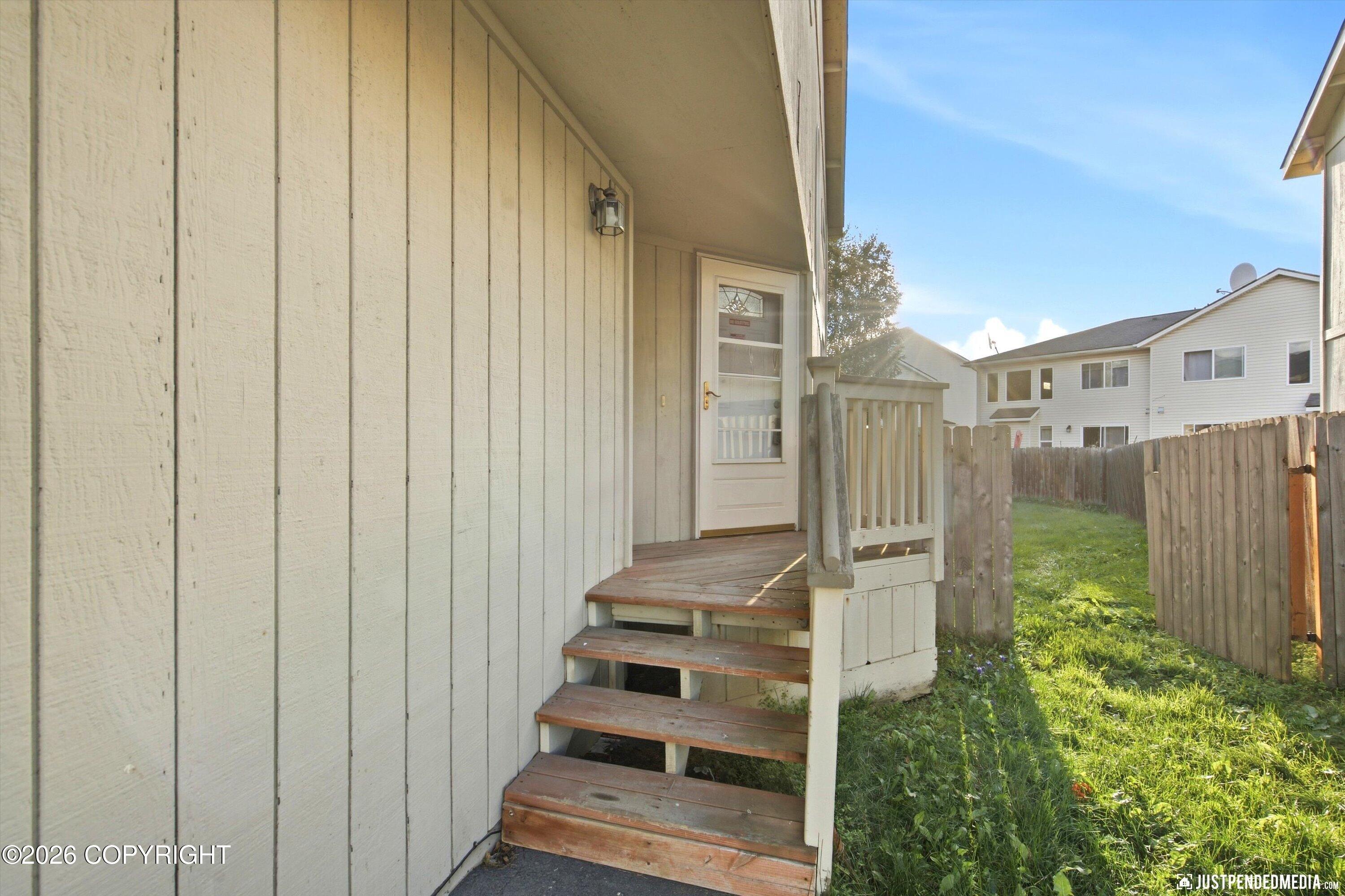 6398 Whispering Loop Property Photo 3