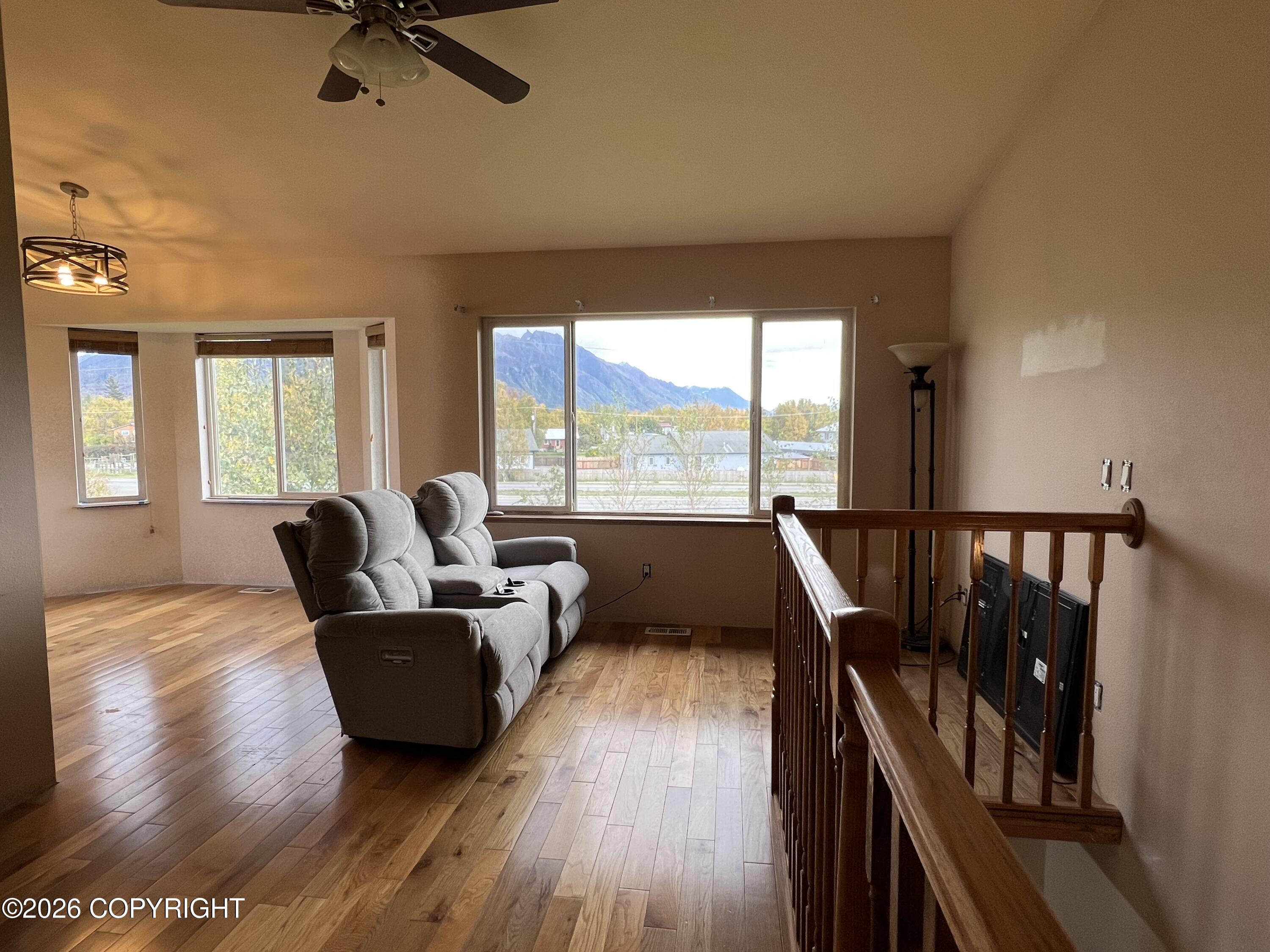 253 S Silver Tip Drive Property Photo 2