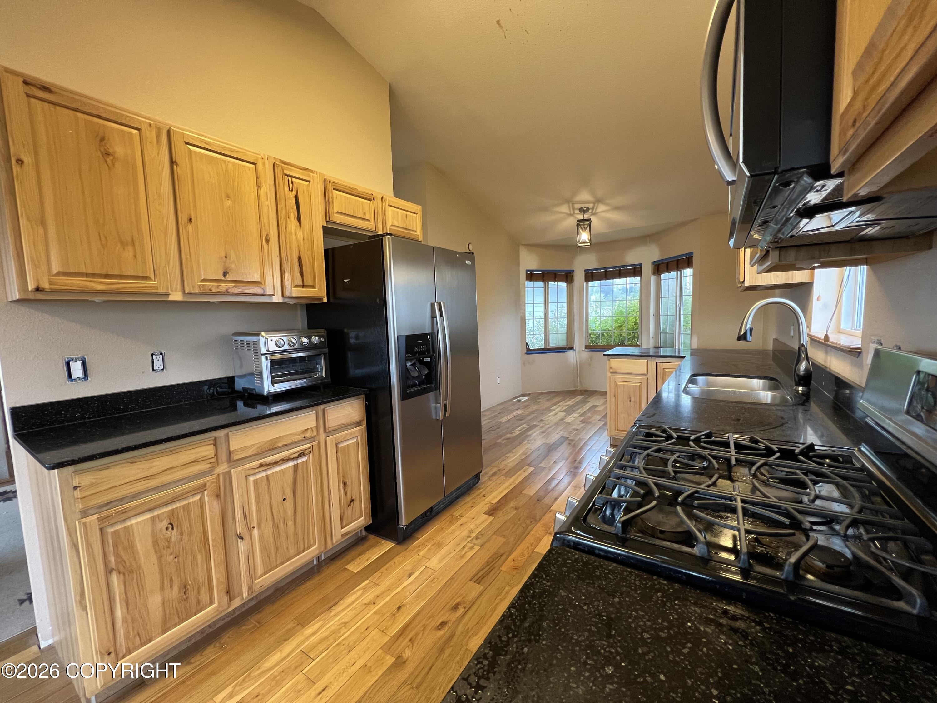 253 S Silver Tip Drive Property Photo 4