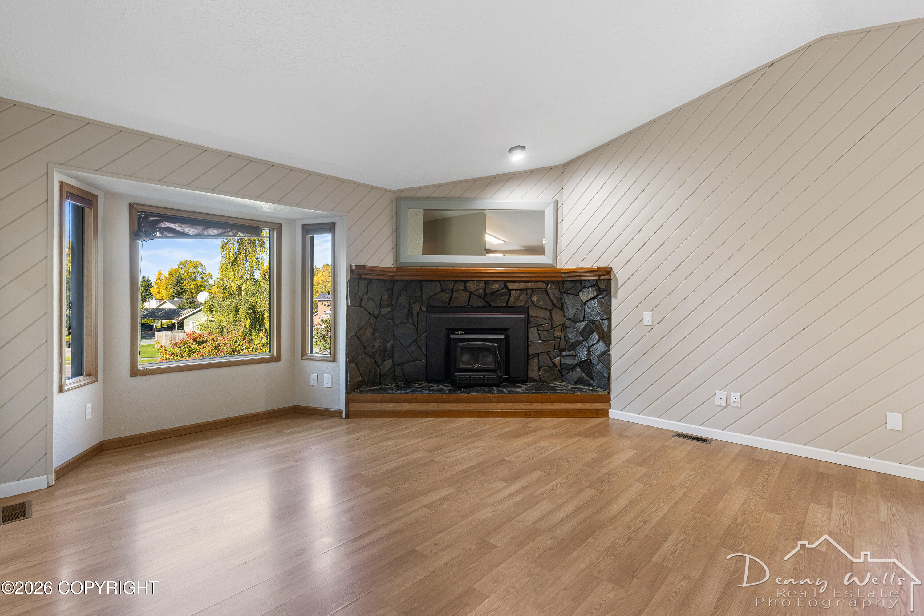 2130 Colony Loop Property Photo 4