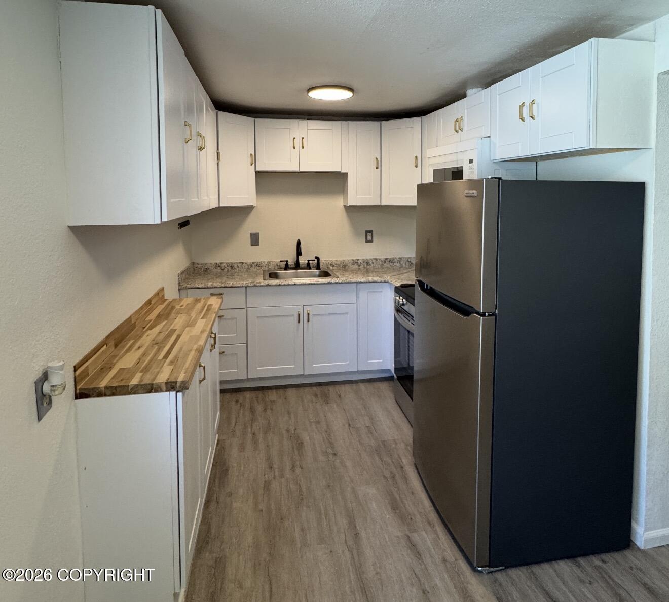 7313 Peck Avenue B Property Photo 2