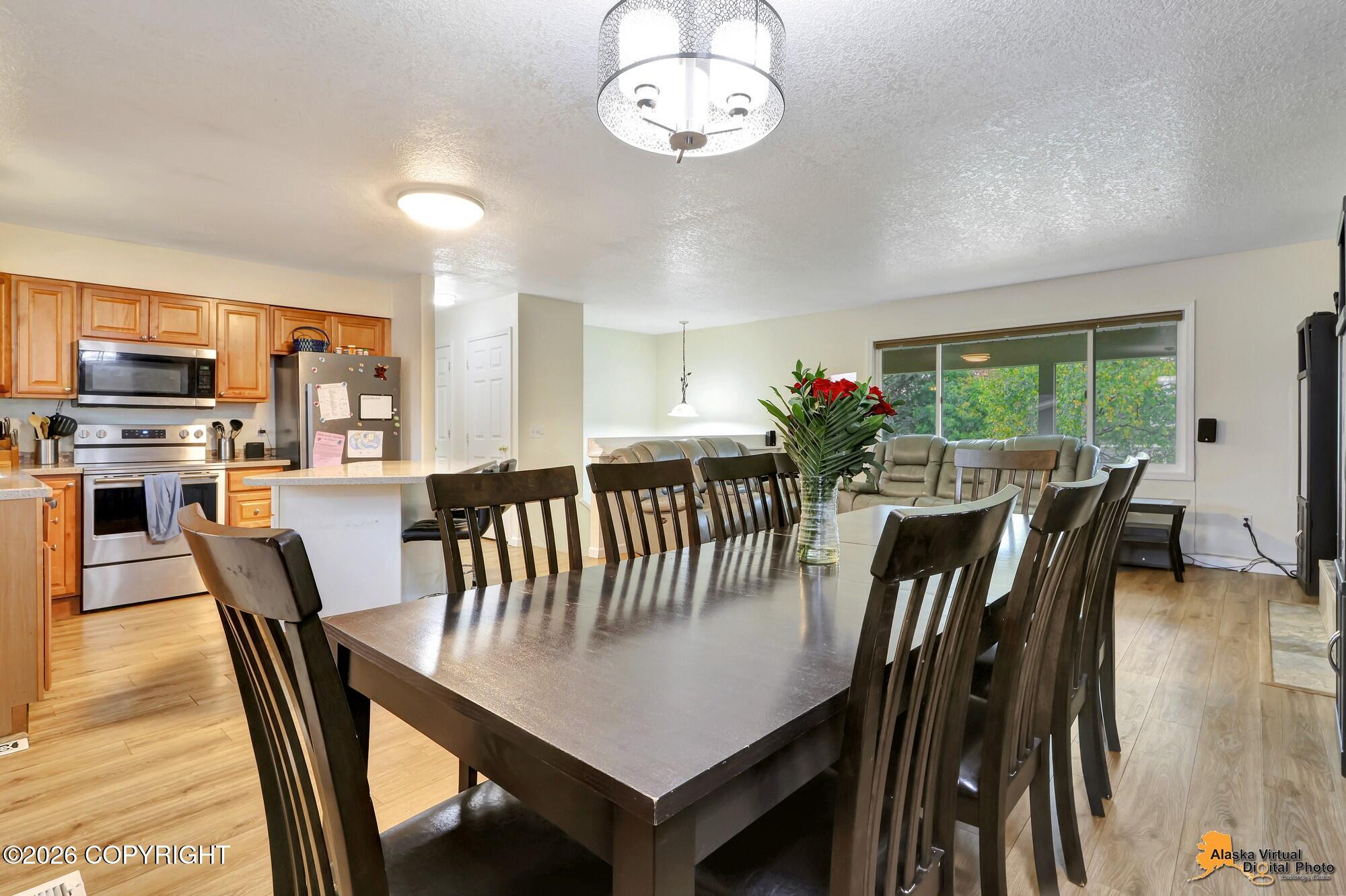 8430 Greenhill Way Property Photo 9