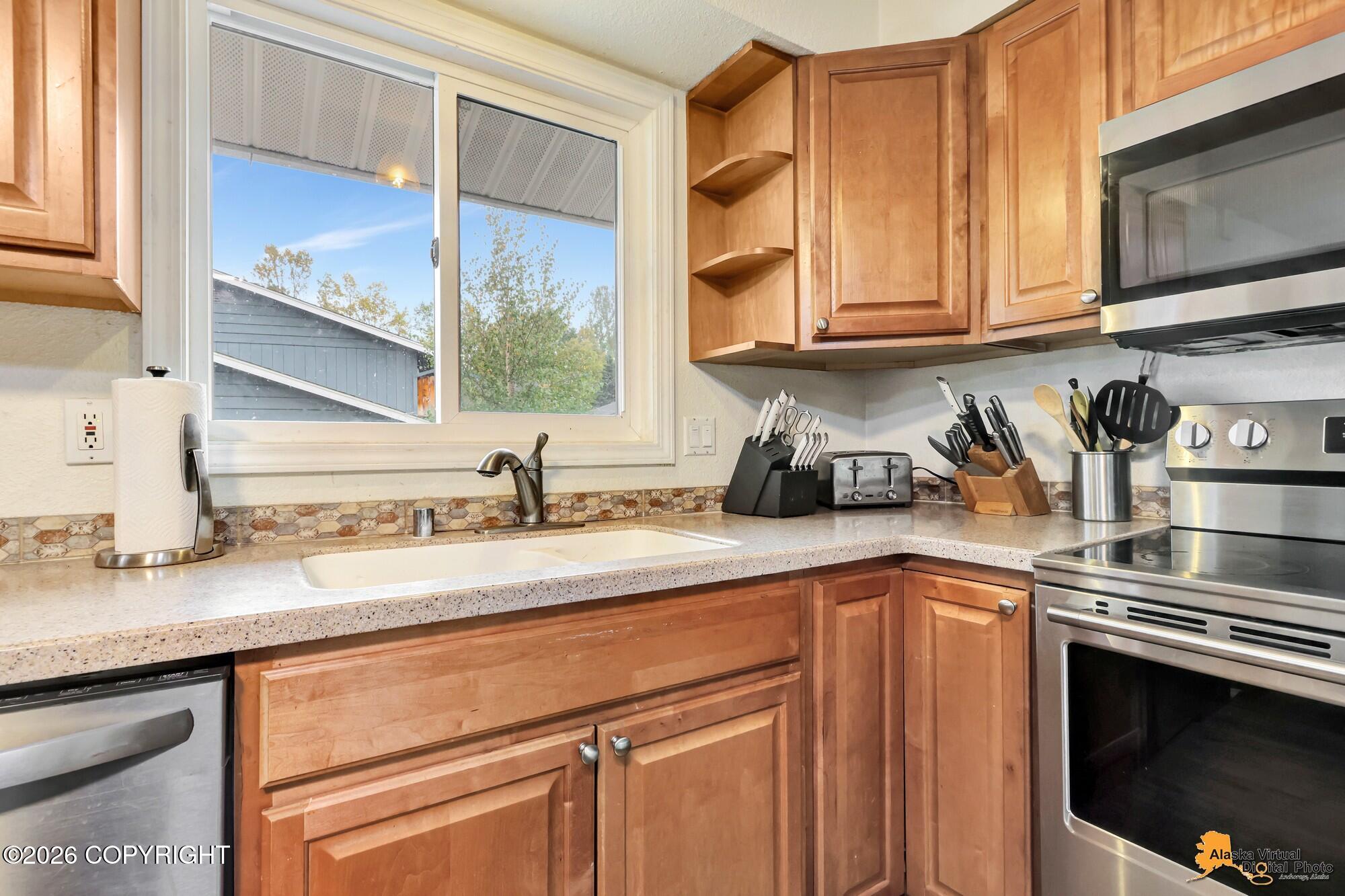 8430 Greenhill Way Property Photo 16