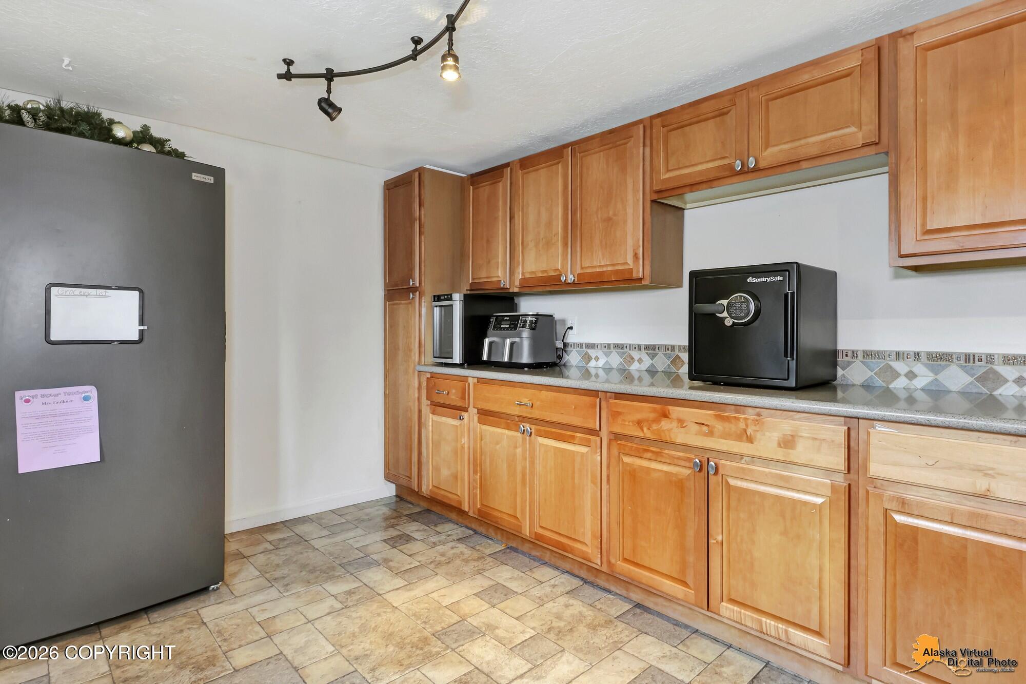 8430 Greenhill Way Property Photo 18