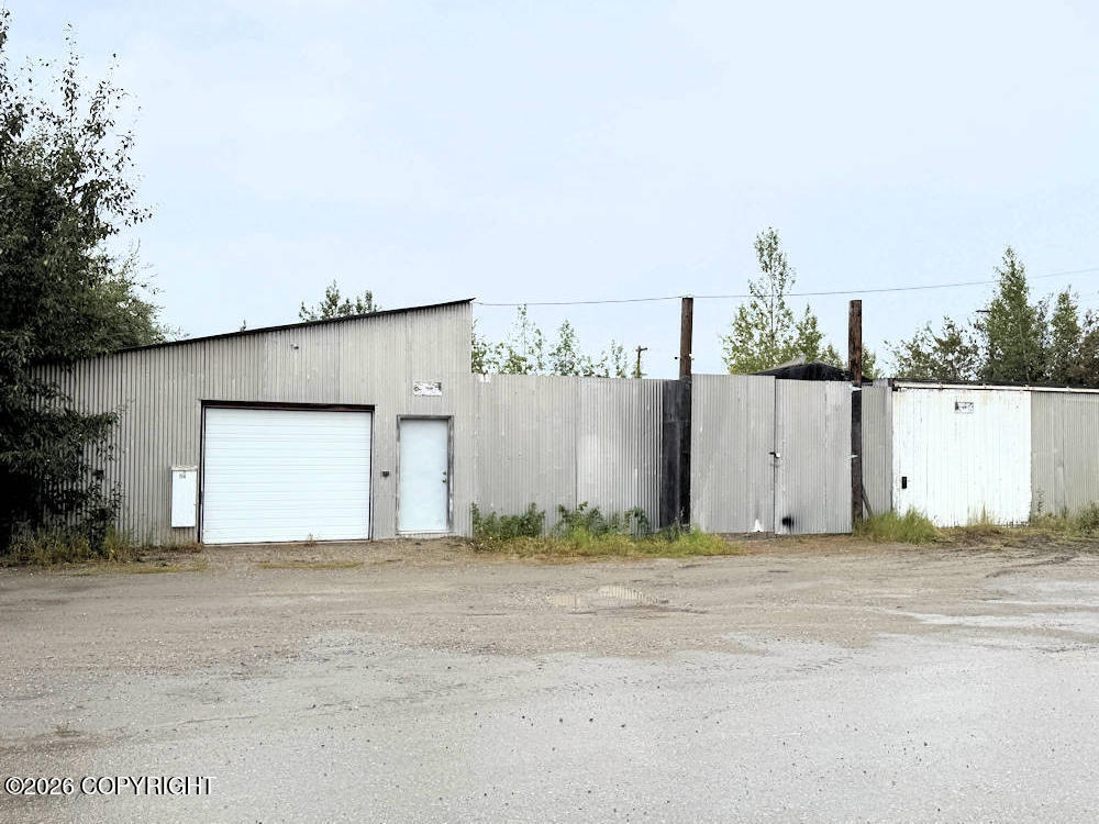 1510-1521 Well Street Property Photo 1