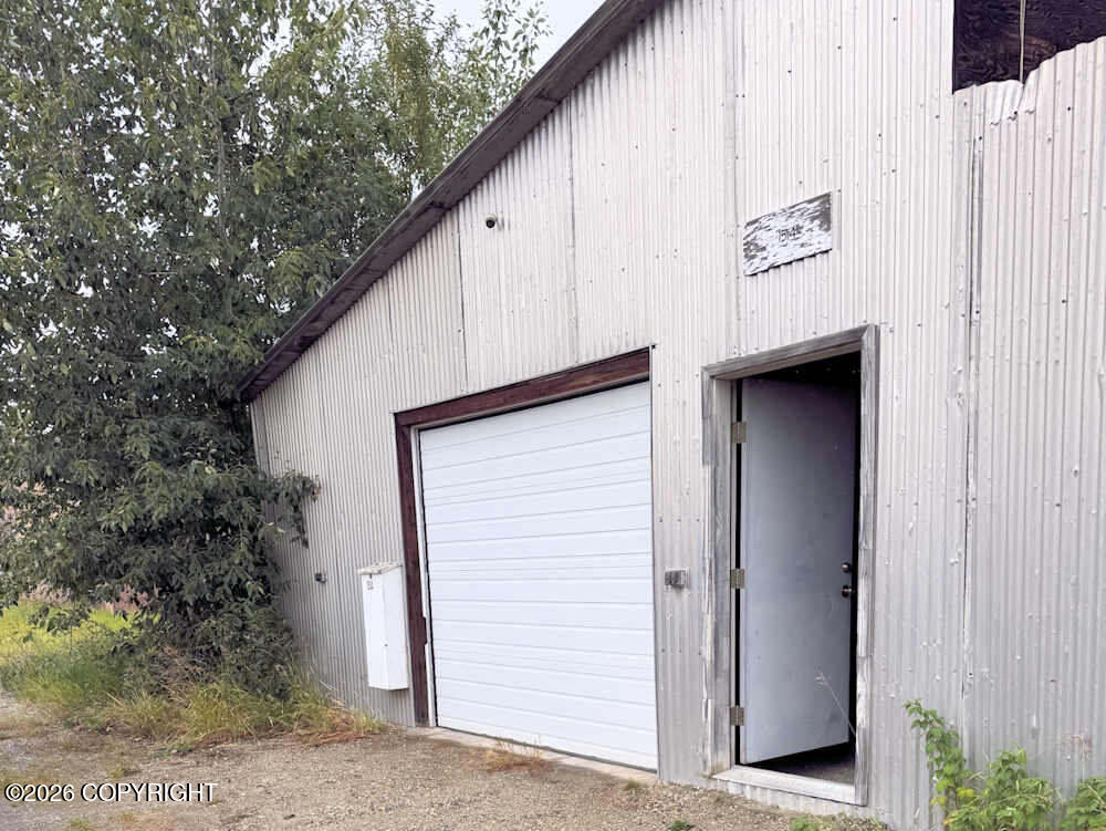 1510-1521 Well Street Property Photo 2