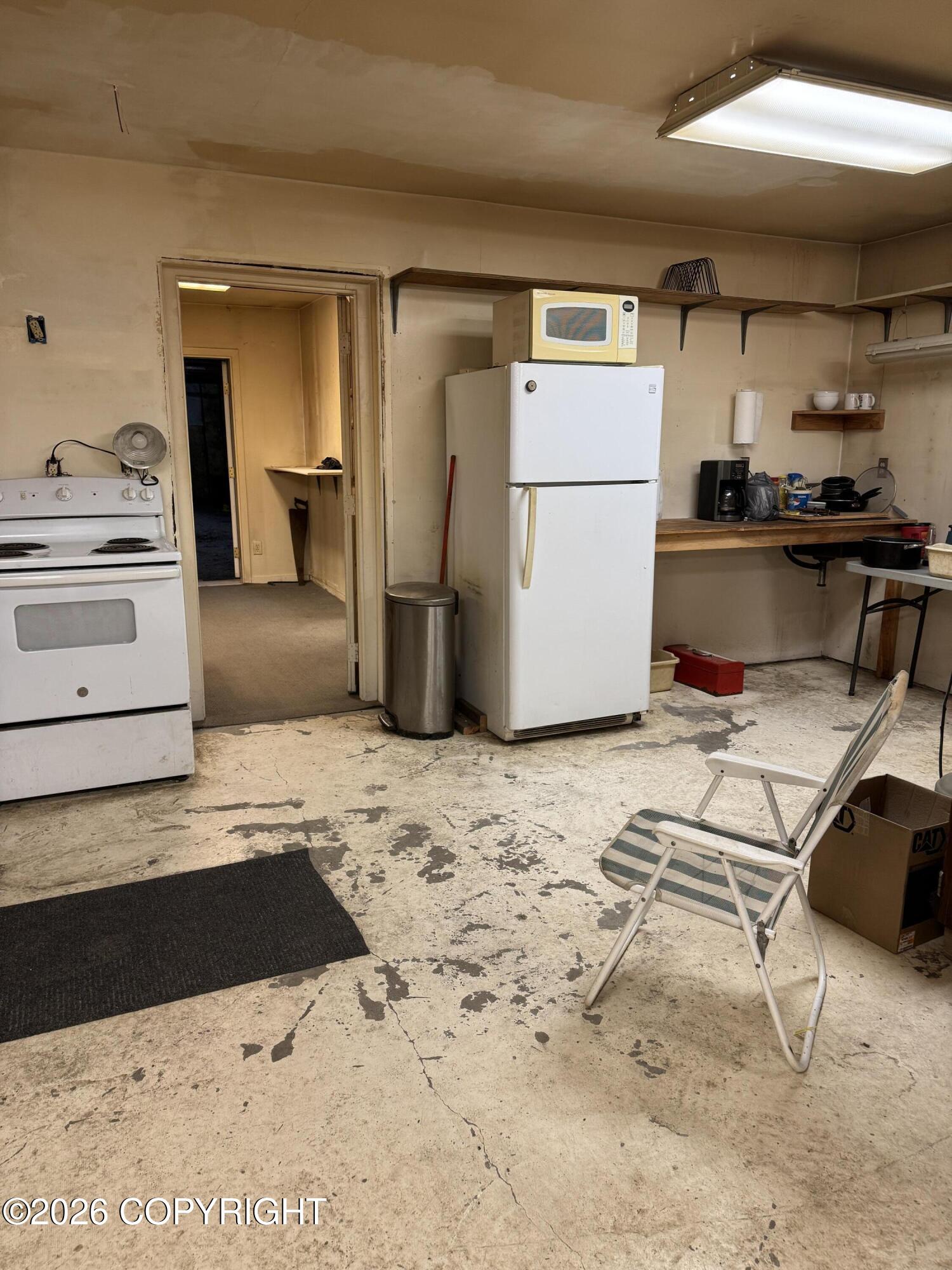 1510-1521 Well Street Property Photo 9