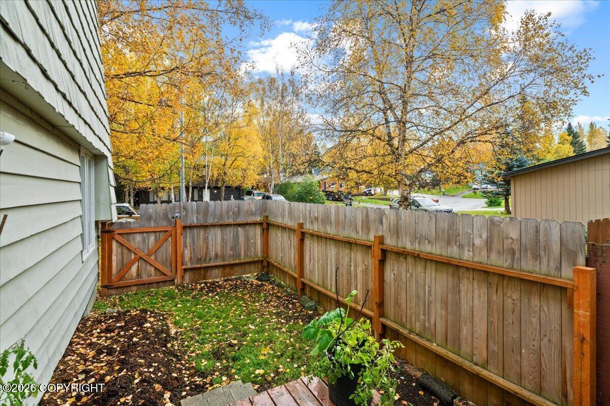 7962 Resurrection Drive Property Photo 18