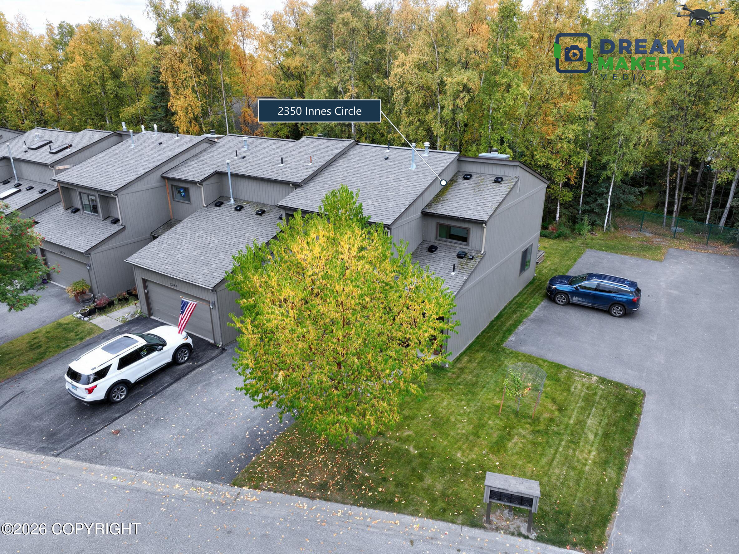 2350 Innes Circle Property Photo 6