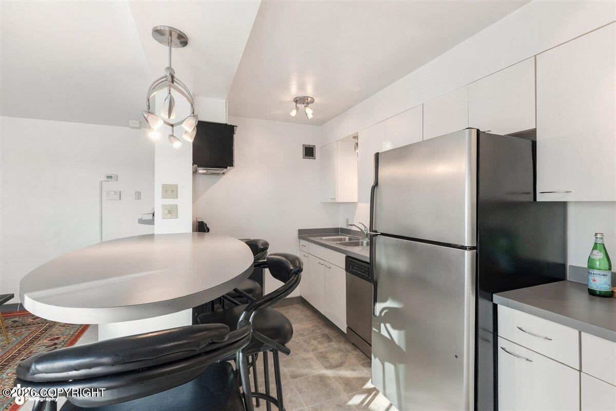 525 W 3rd Avenue #402 Property Photo 11